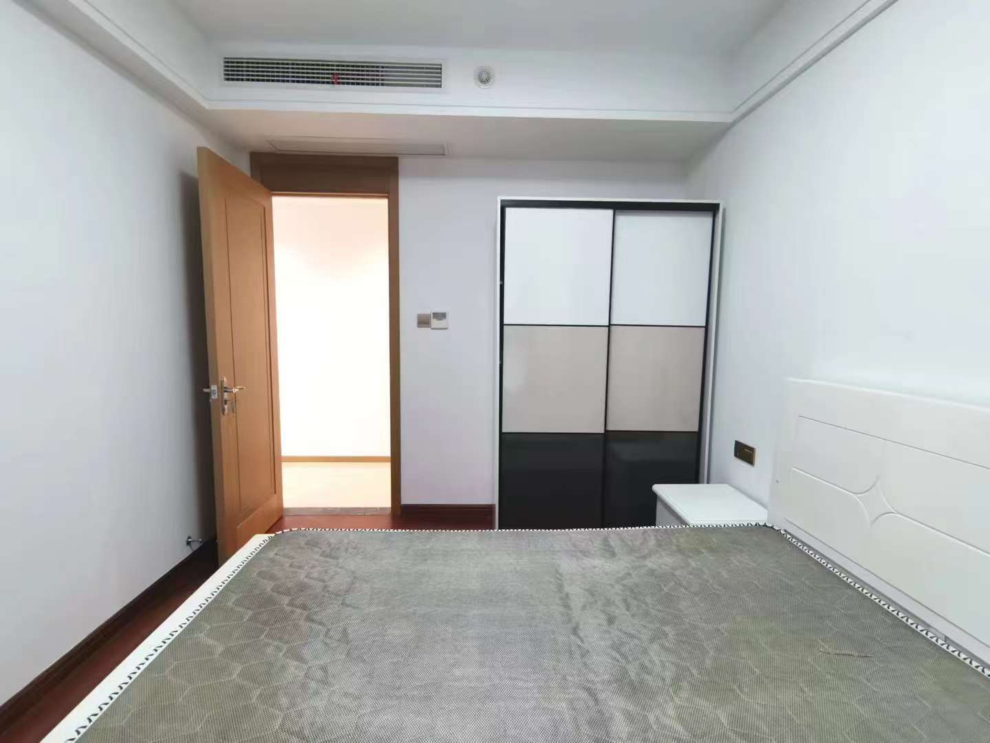 林肯公园 4室2厅2卫 123m&sup2;
