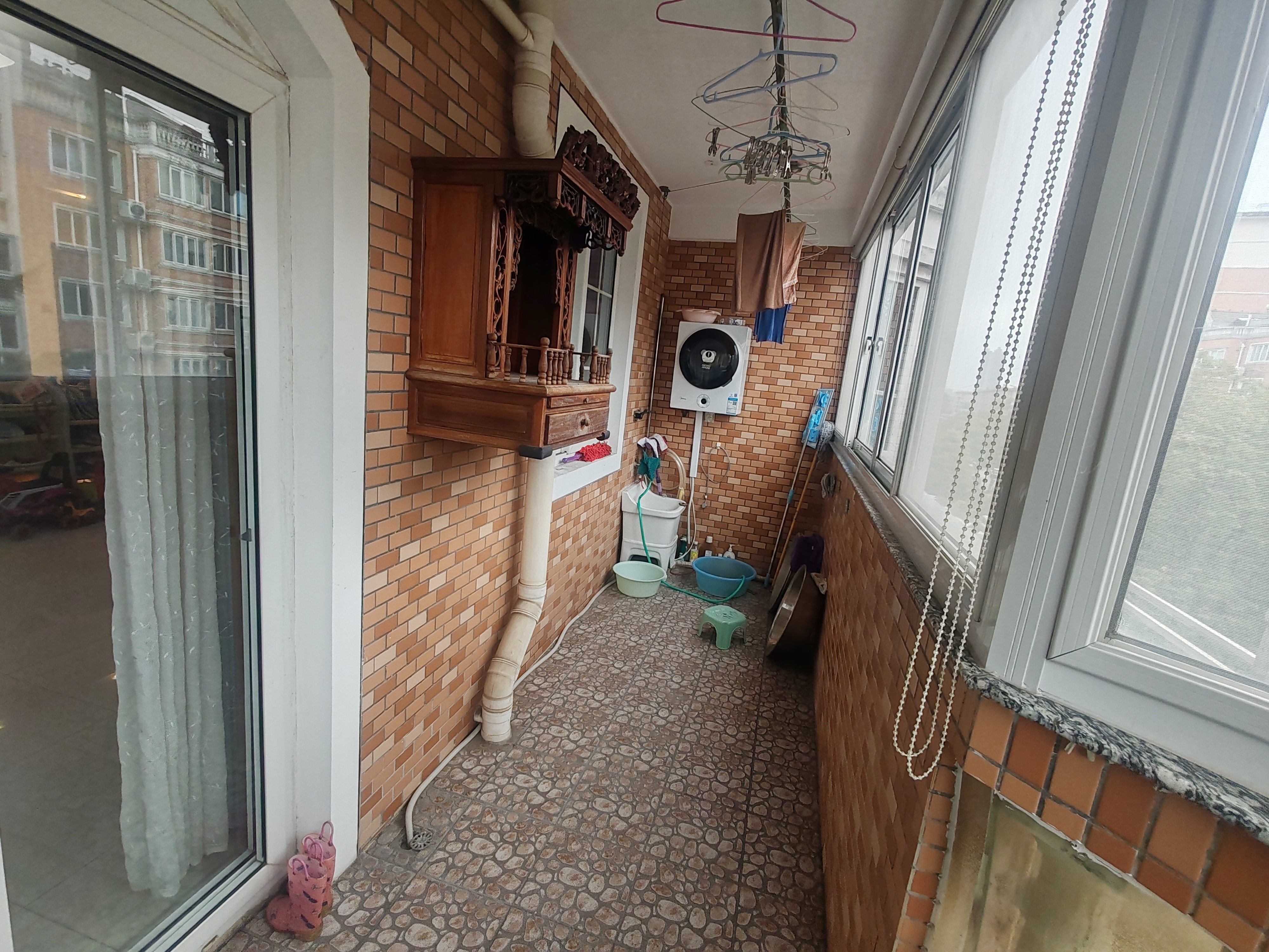 鑫乾花园 4室2厅2卫 160m&sup2;