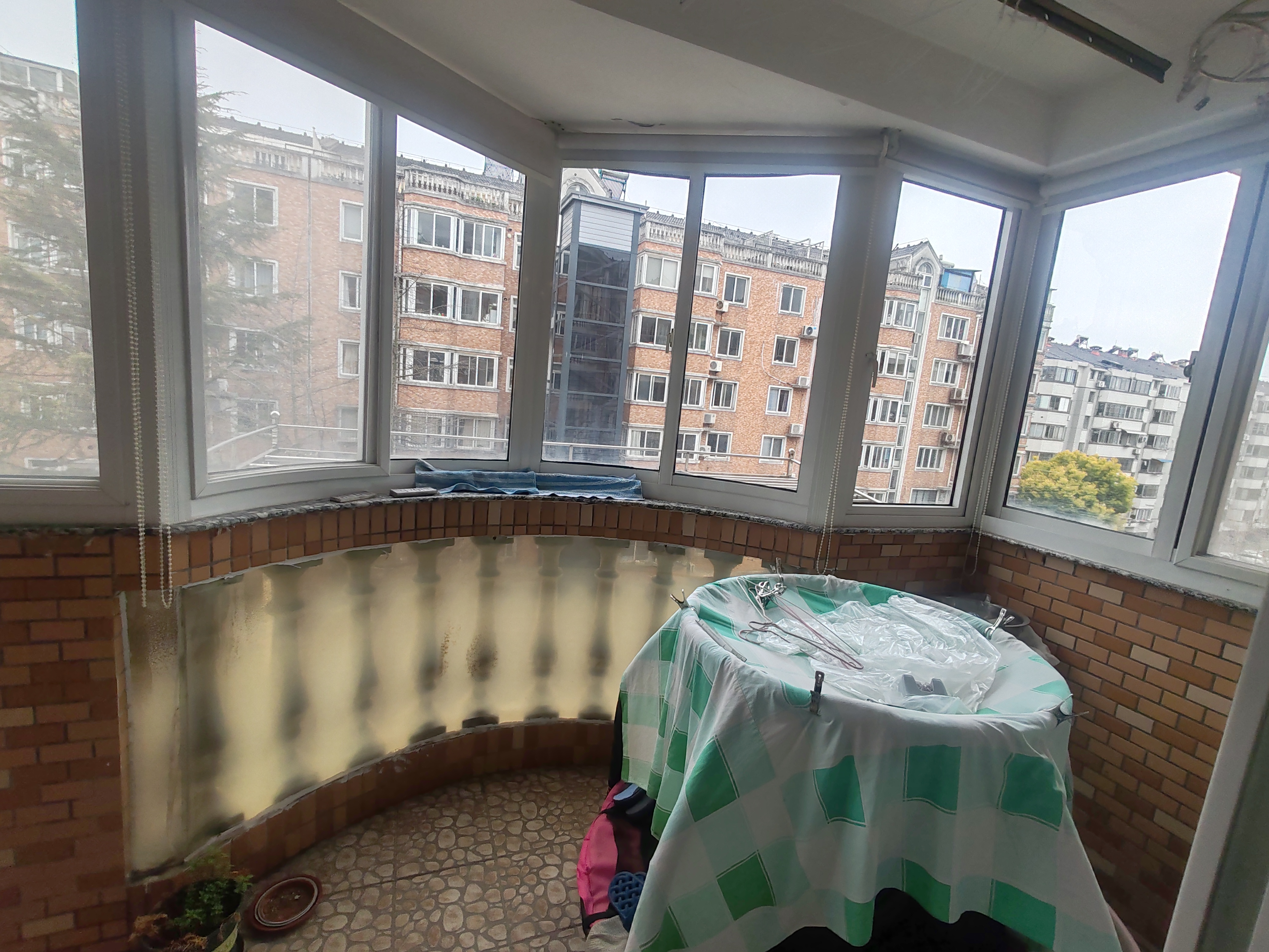 鑫乾花园 4室2厅2卫 160m&sup2;