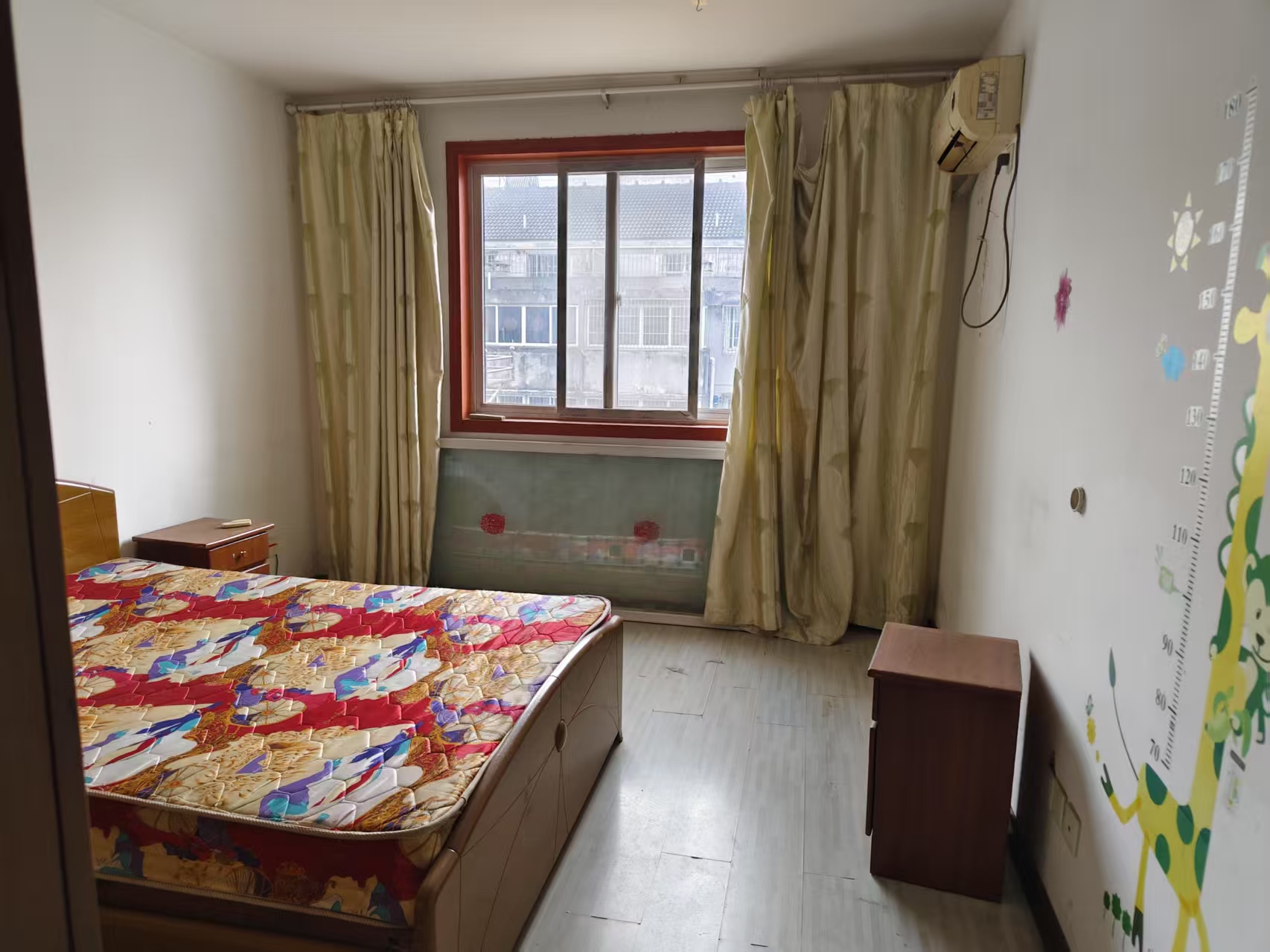 虹桥新苑东区 4室2厅2卫 128m&sup2;