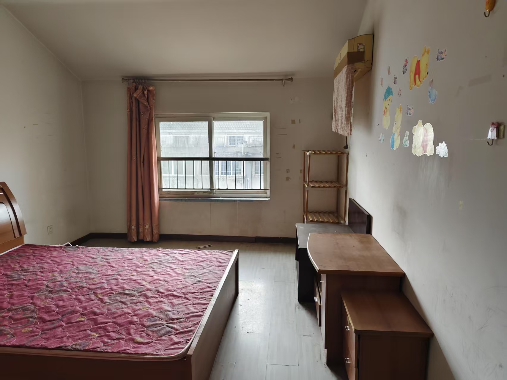 虹桥新苑东区 4室2厅2卫 128m&sup2;