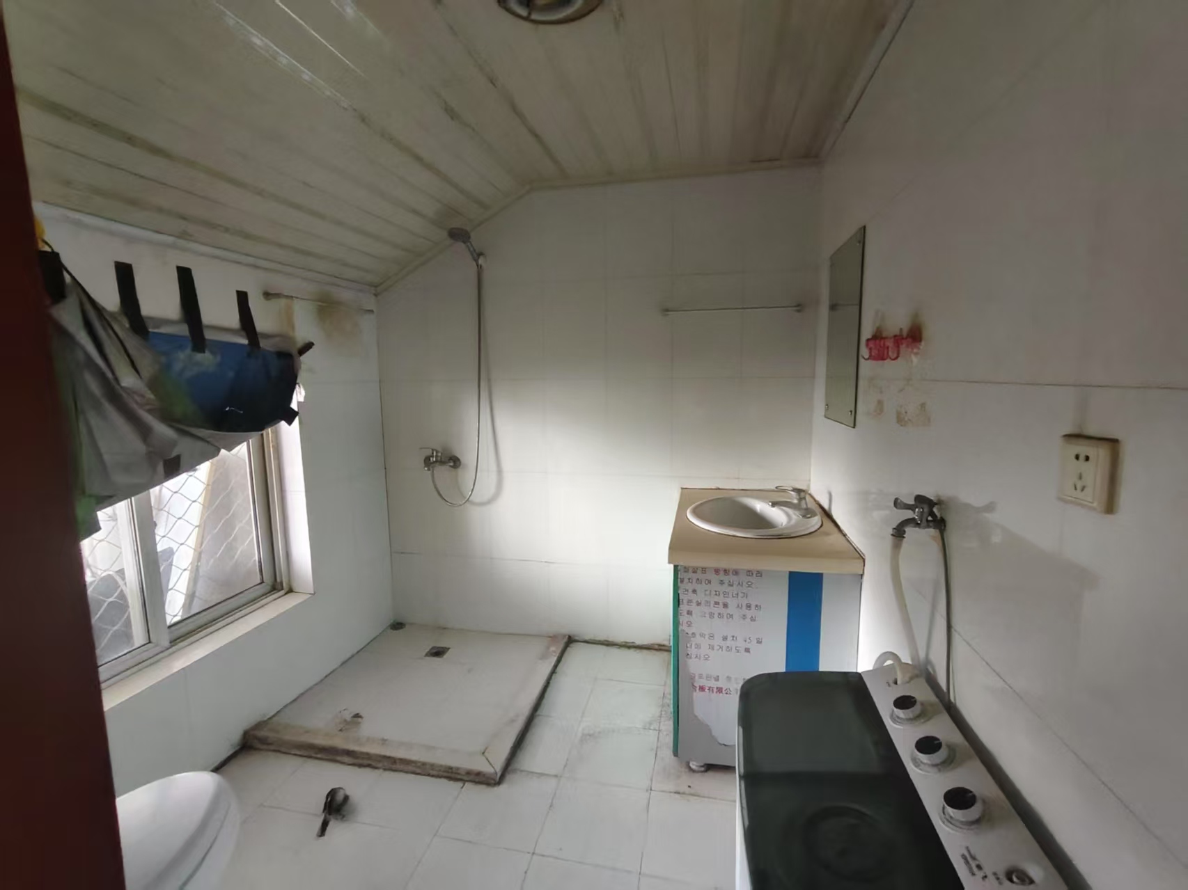 虹桥新苑东区 4室2厅2卫 128m&sup2;
