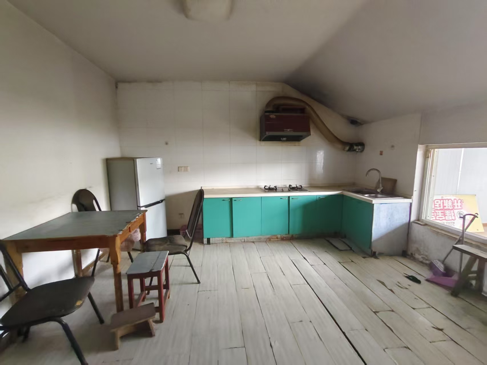 虹桥新苑东区 4室2厅2卫 128m&sup2;