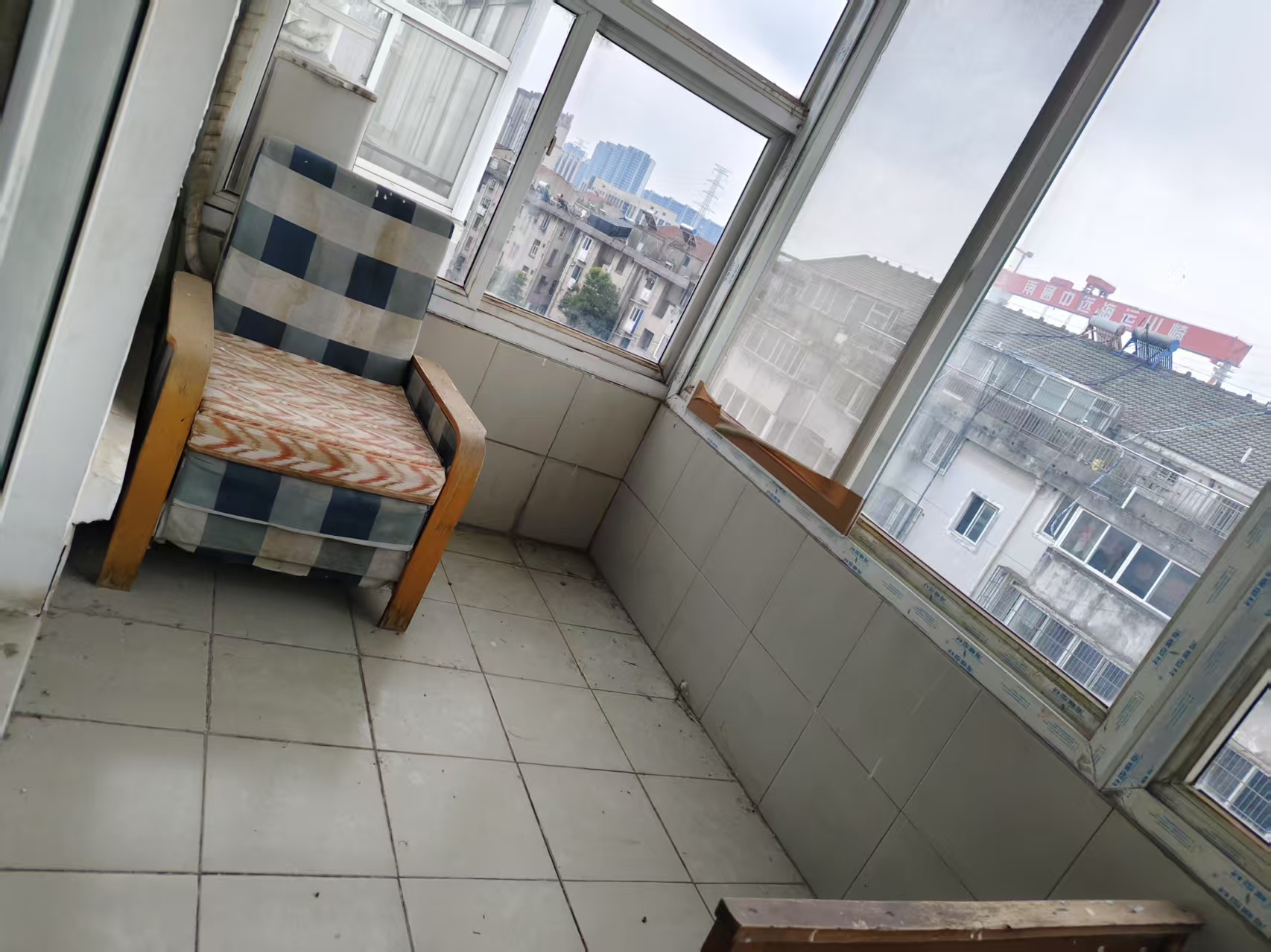 虹桥新苑东区 4室2厅2卫 128m&sup2;