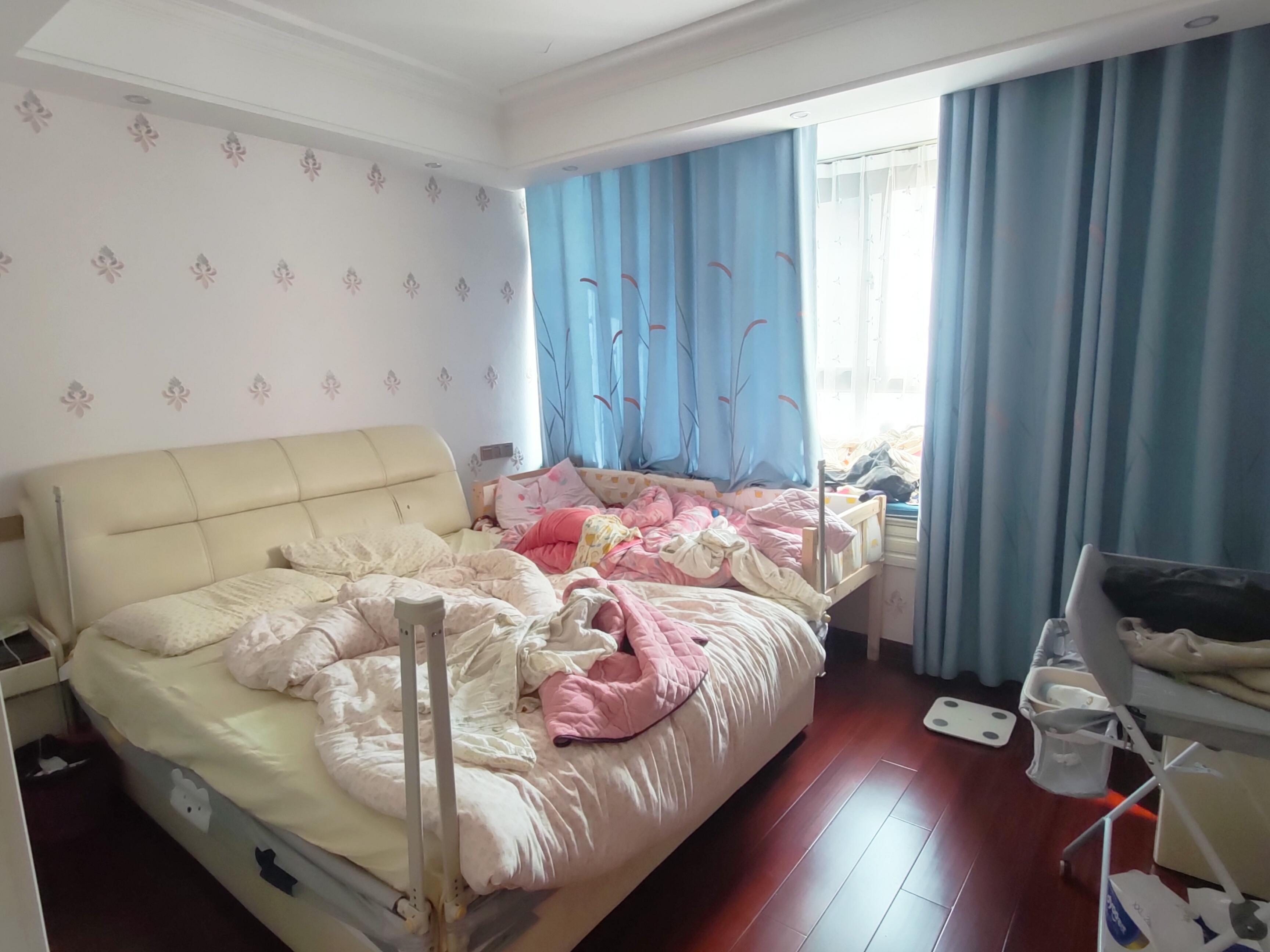 盛和花半里 4室2厅2卫 180m&sup2;