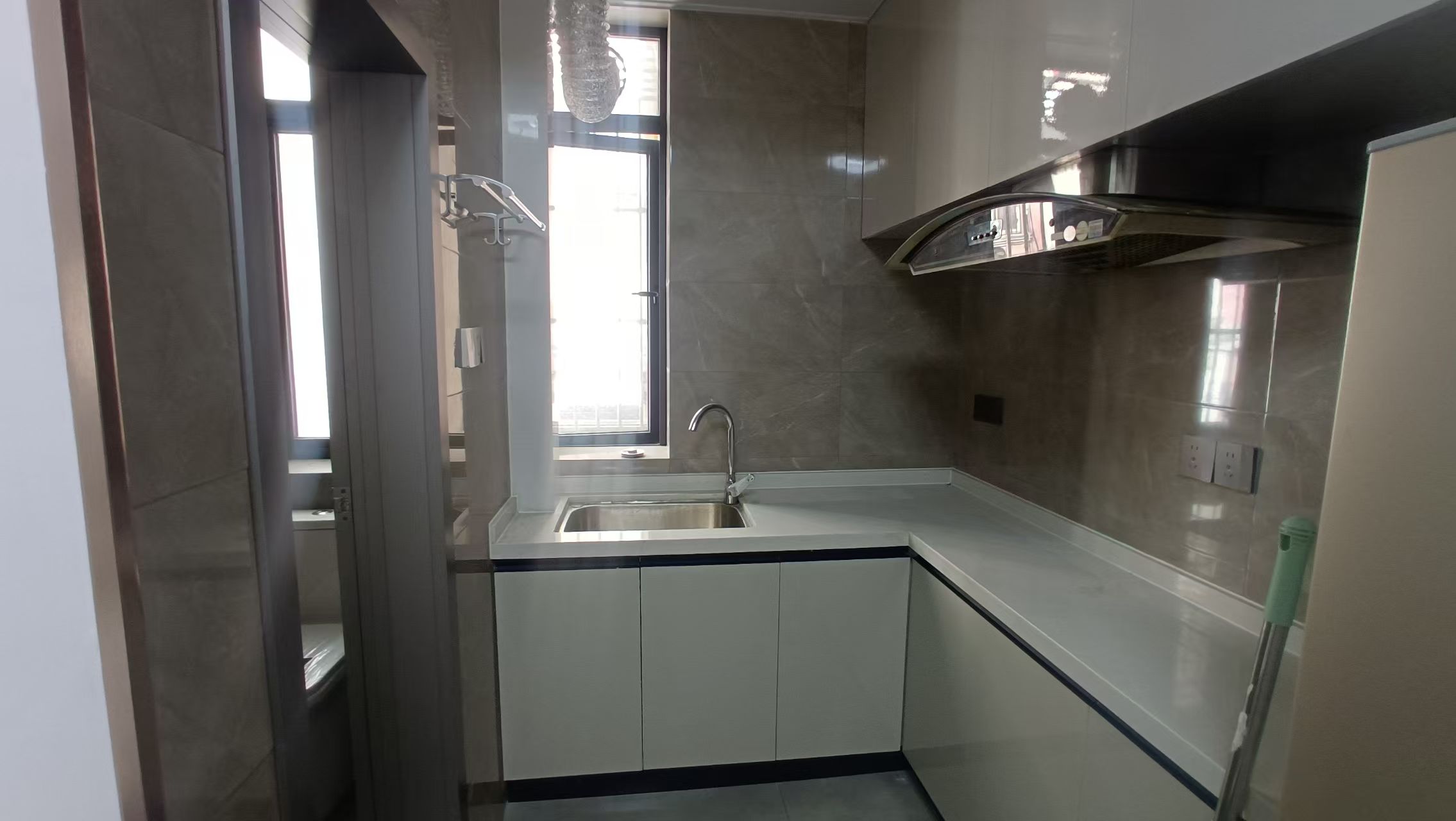 解放新村 3室1厅1卫 80m&sup2;