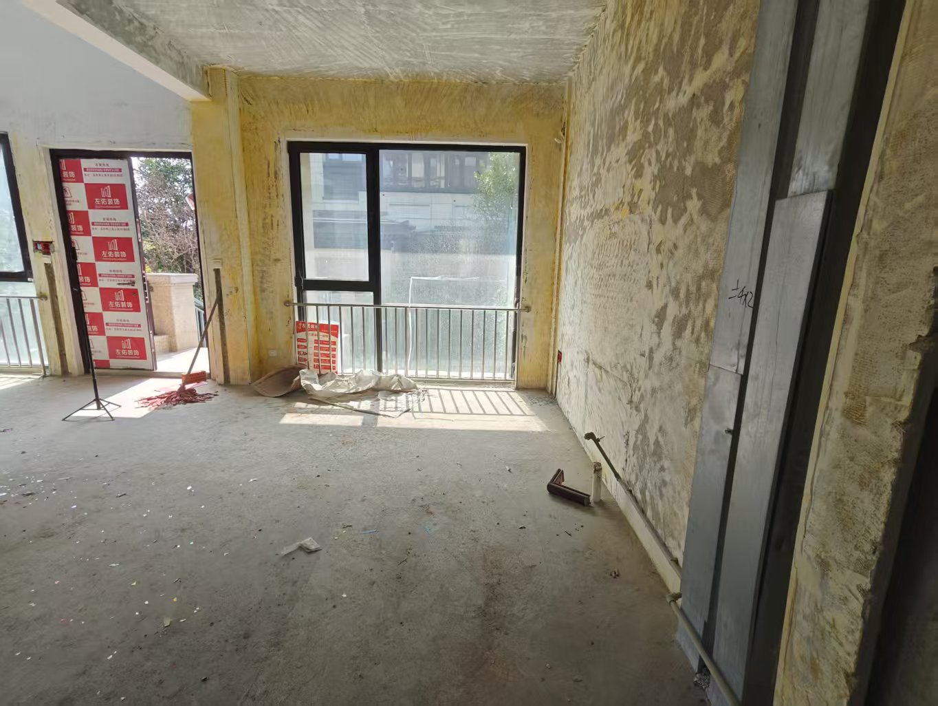 万濠瑜园 5室3厅3卫 330m²