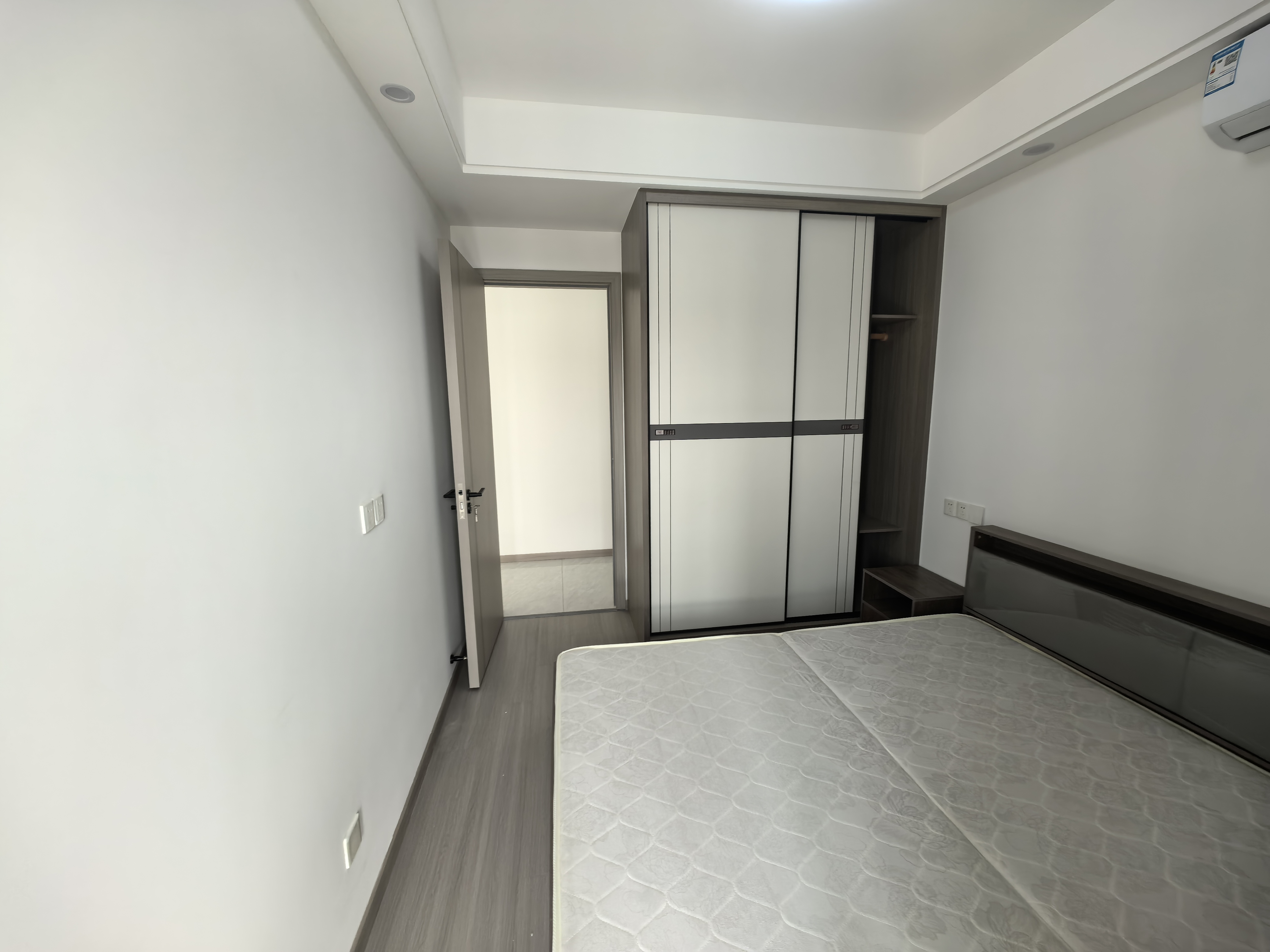 卓越悦宸 3室2厅1卫 93.00m&sup2;