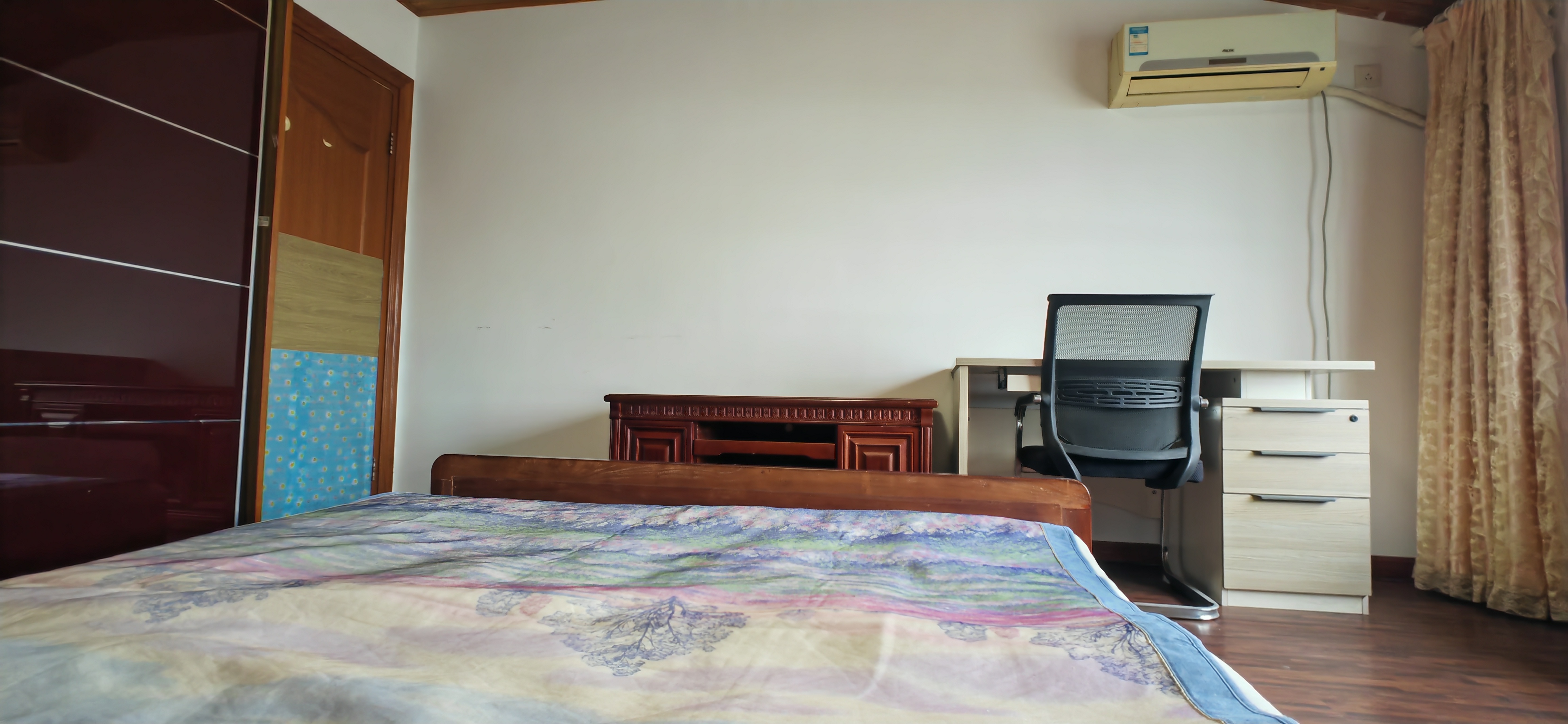 滨江花园 3室1厅1卫 110m&sup2;