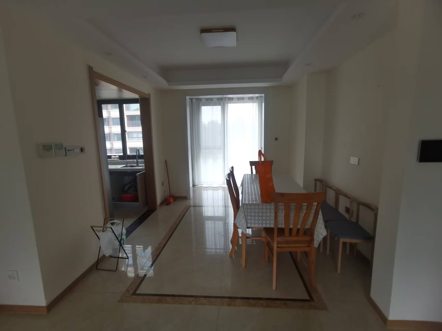 林肯公园 4室1厅2卫 144.42m²