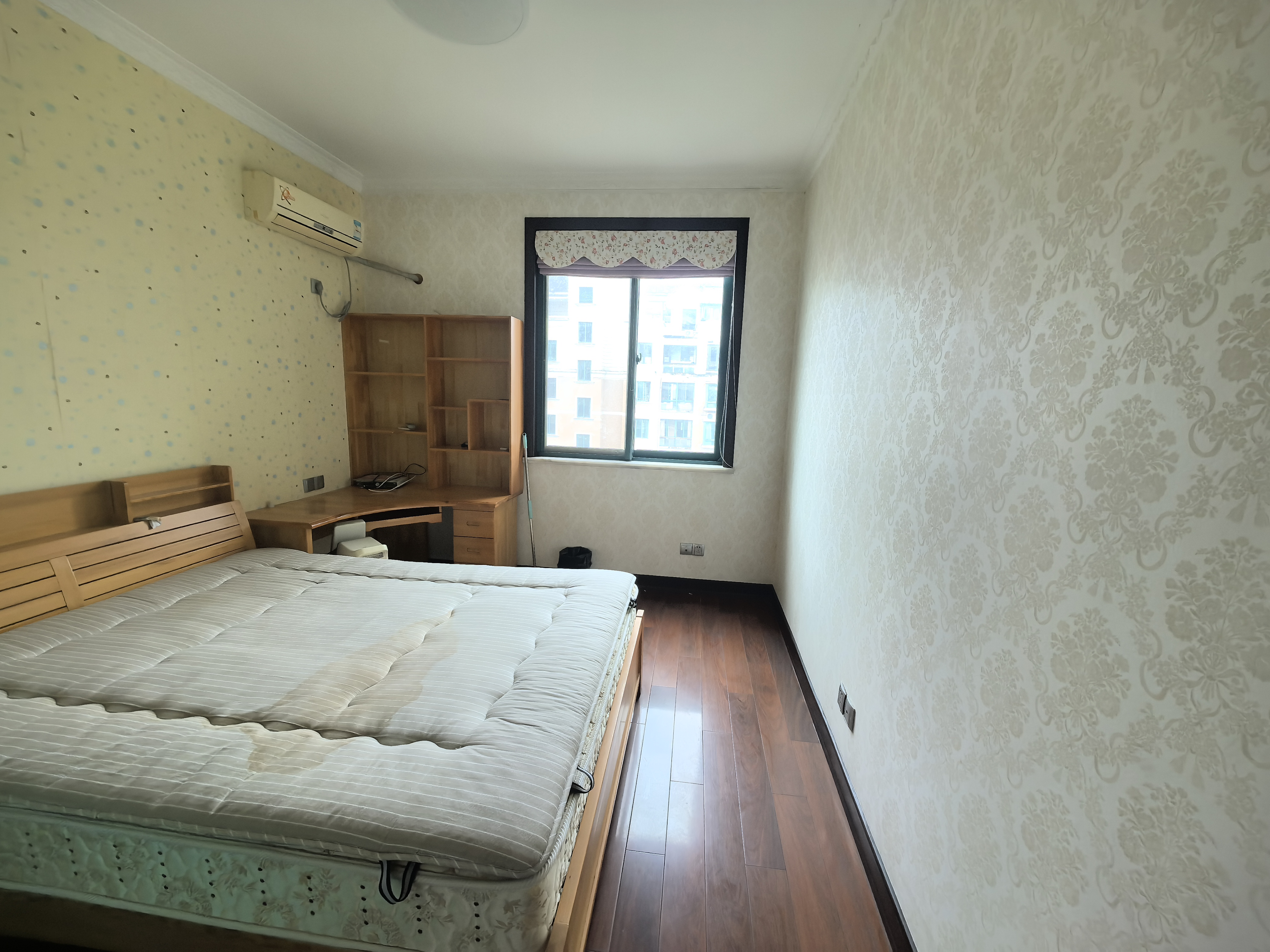 江海皇都私家花园 4室2厅2卫 143.00m&sup2;