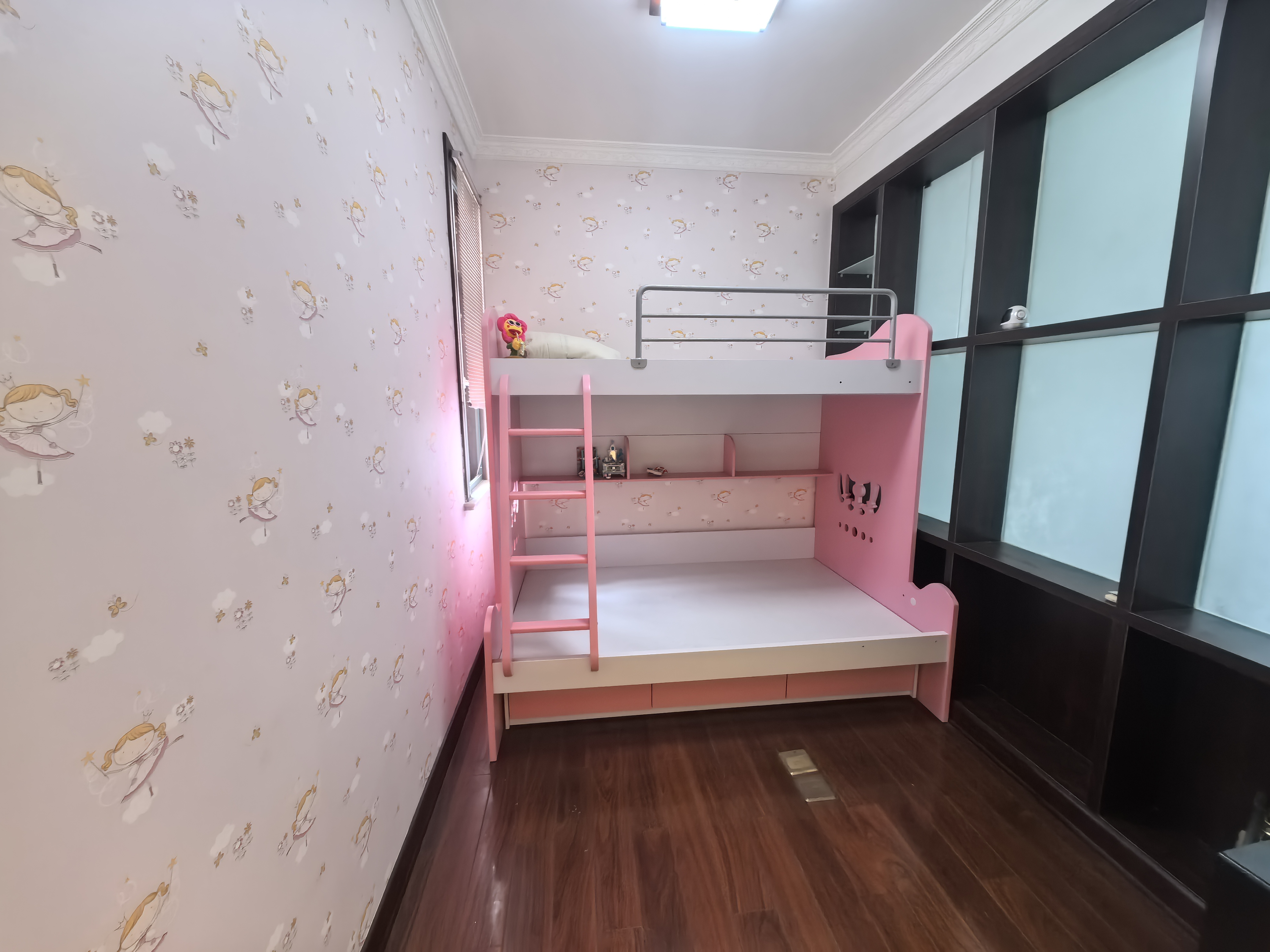江海皇都私家花园 4室2厅2卫 143.00m²