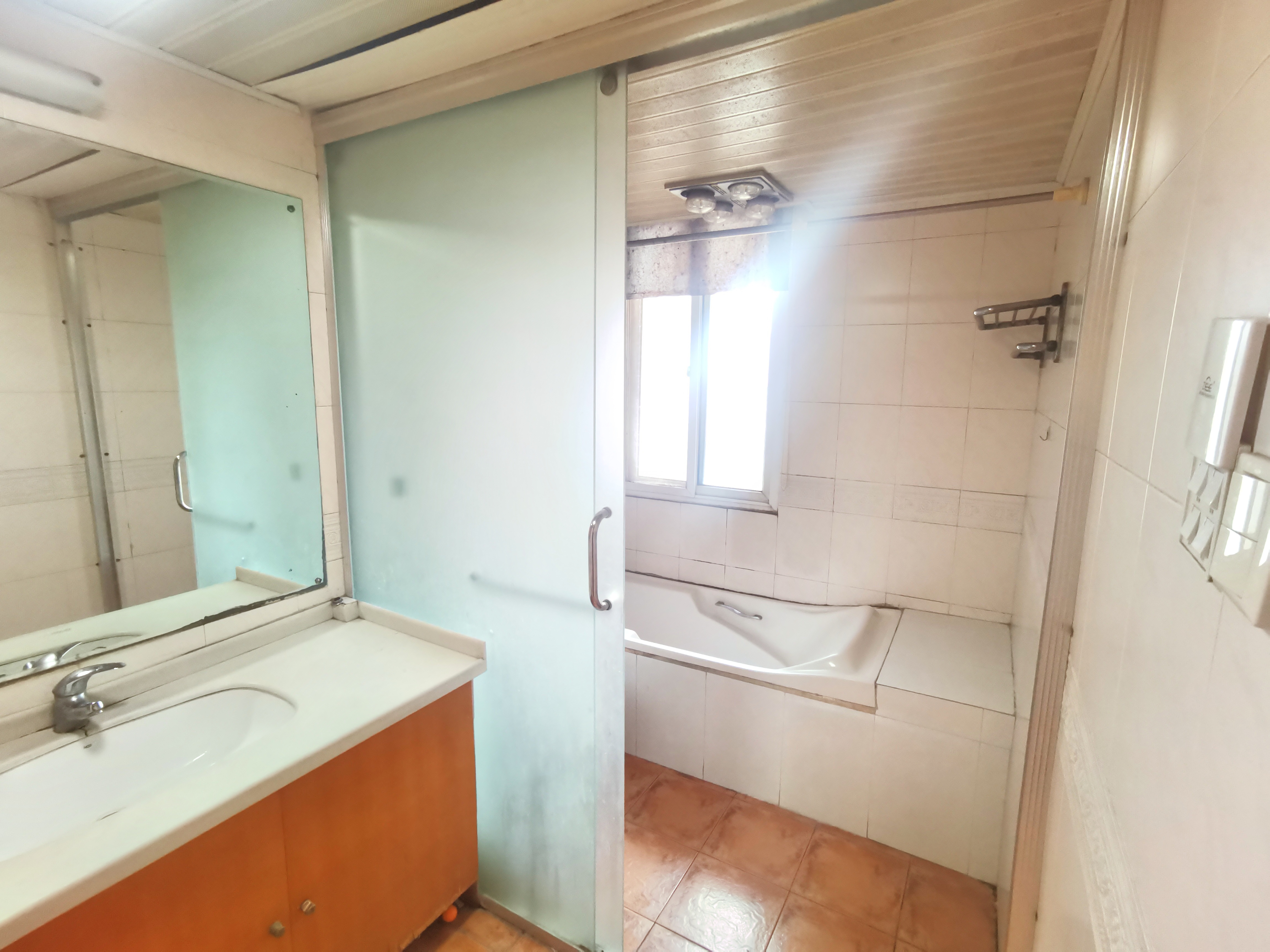 光明南村 3室2厅1卫 127.64m&sup2;