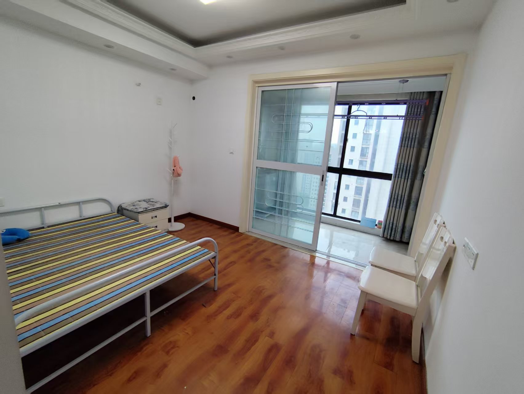 银洲·皇家花园 3室2厅1卫 102.2m²