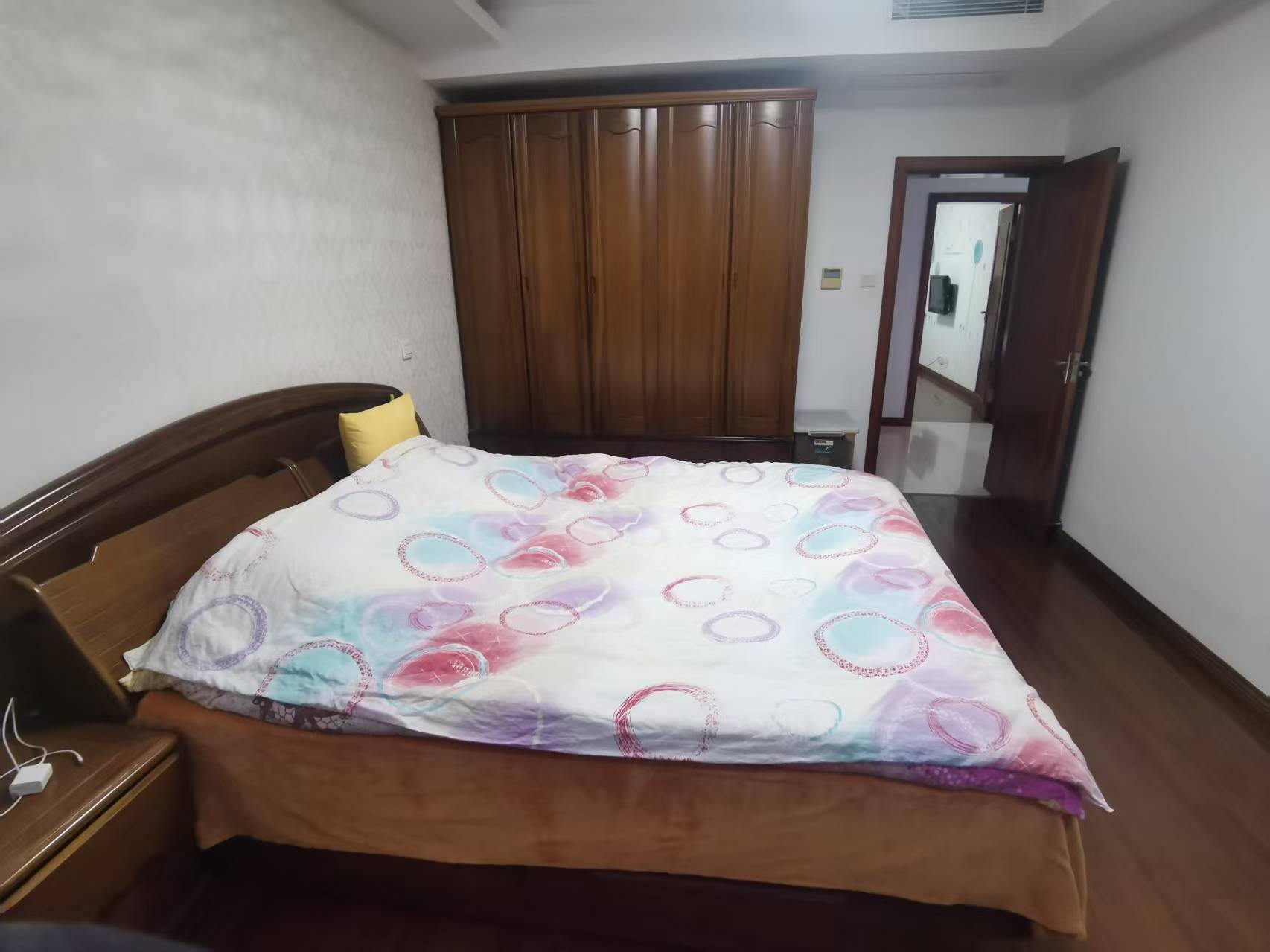 春晖花园 4室2厅2卫 140m&sup2;