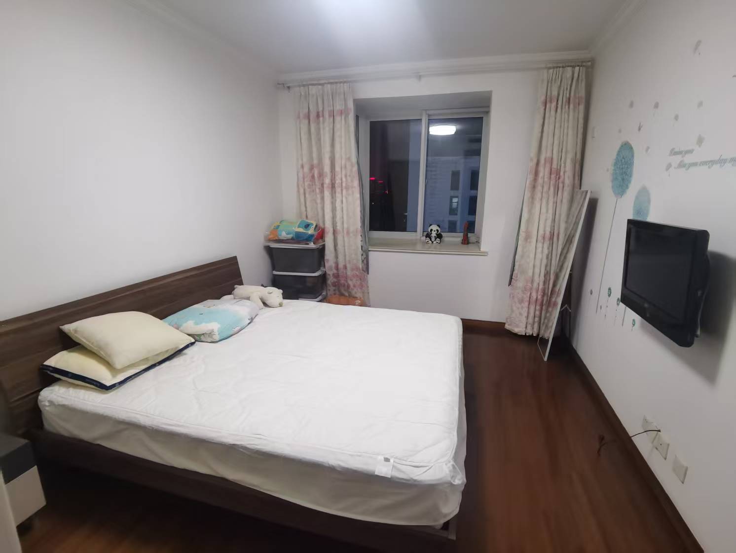 春晖花园 4室2厅2卫 140m&sup2;