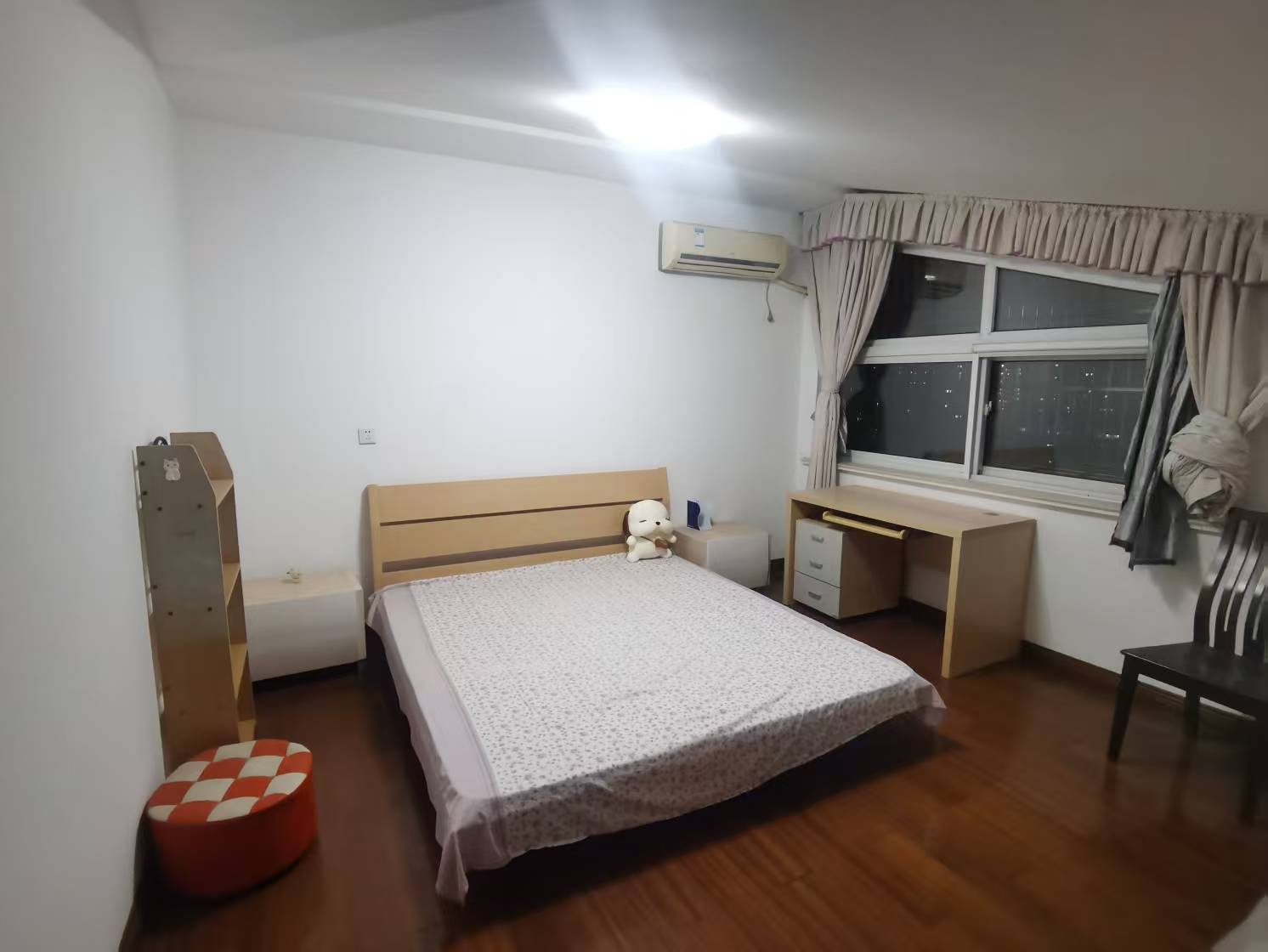 春晖花园 4室2厅2卫 140m&sup2;