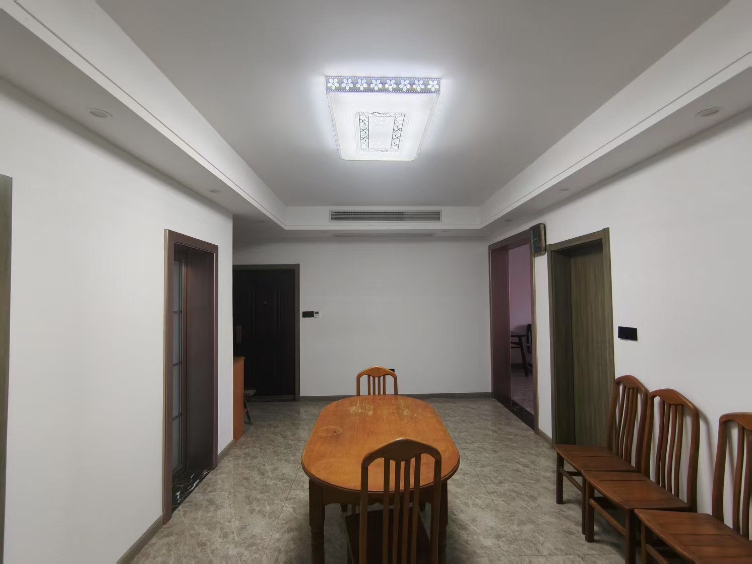 金韵华庭 3室2厅2卫 133m²