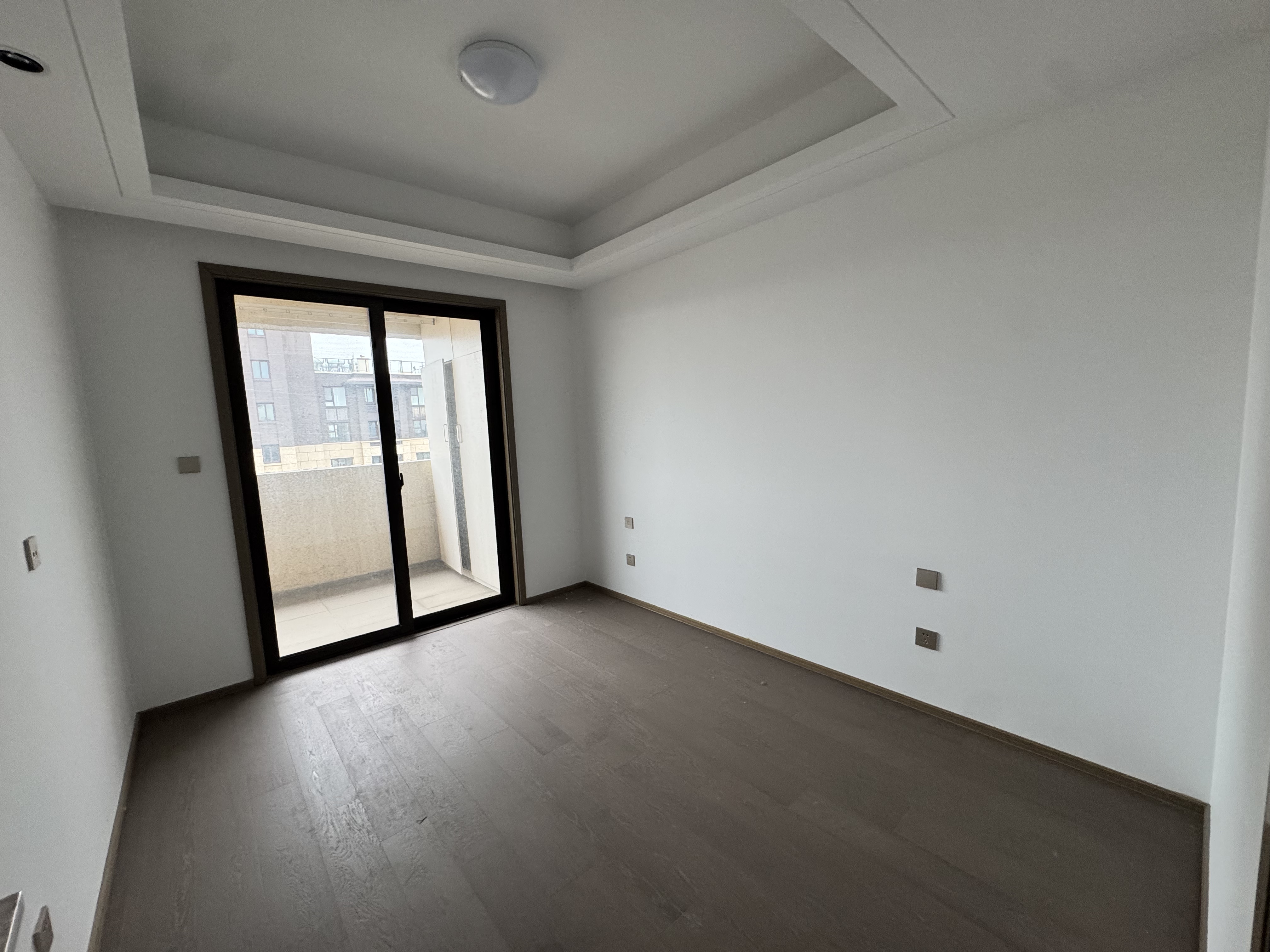 珑府 4室2厅2卫 143m&sup2;
