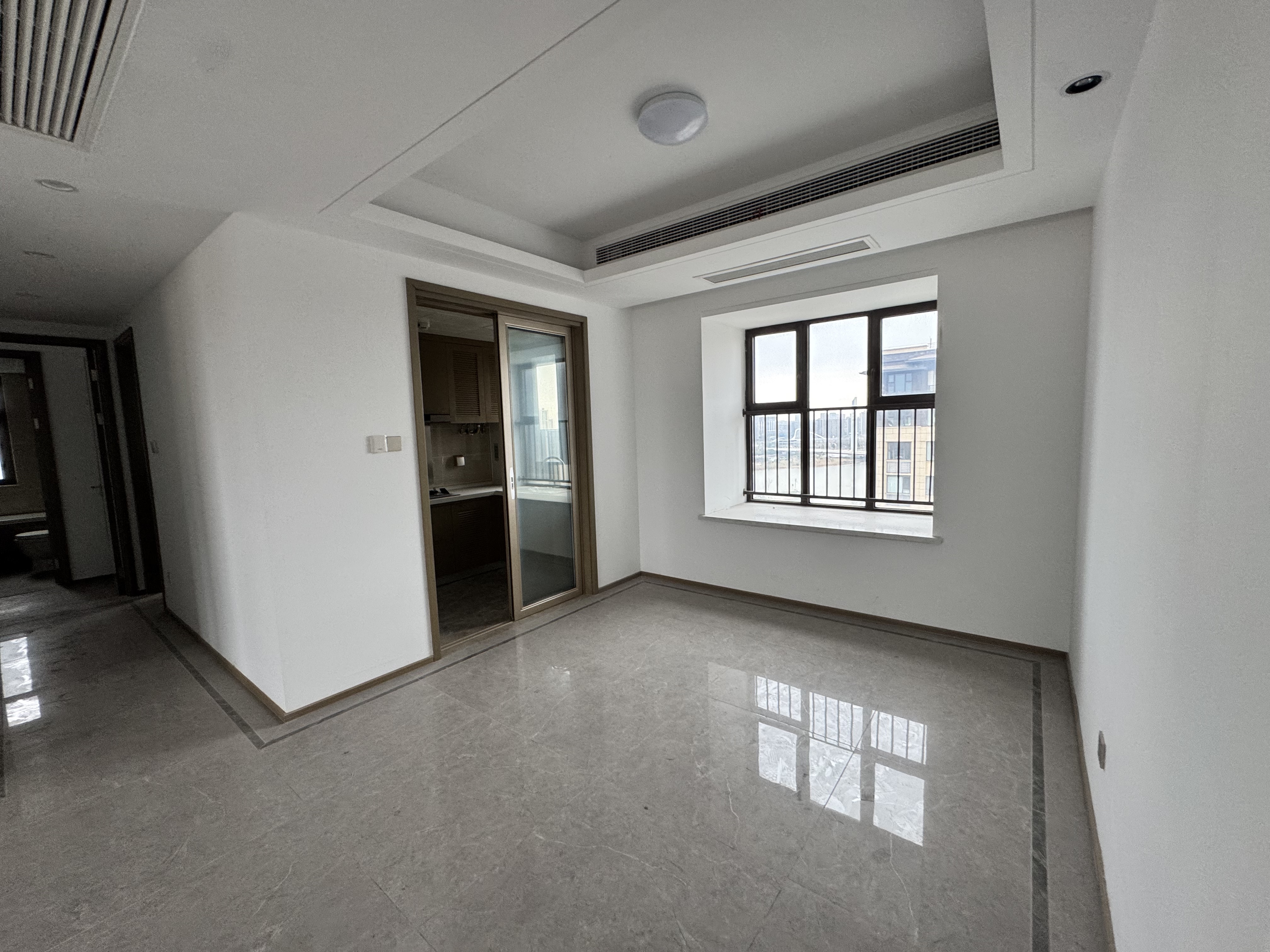 珑府 4室2厅2卫 143m&sup2;