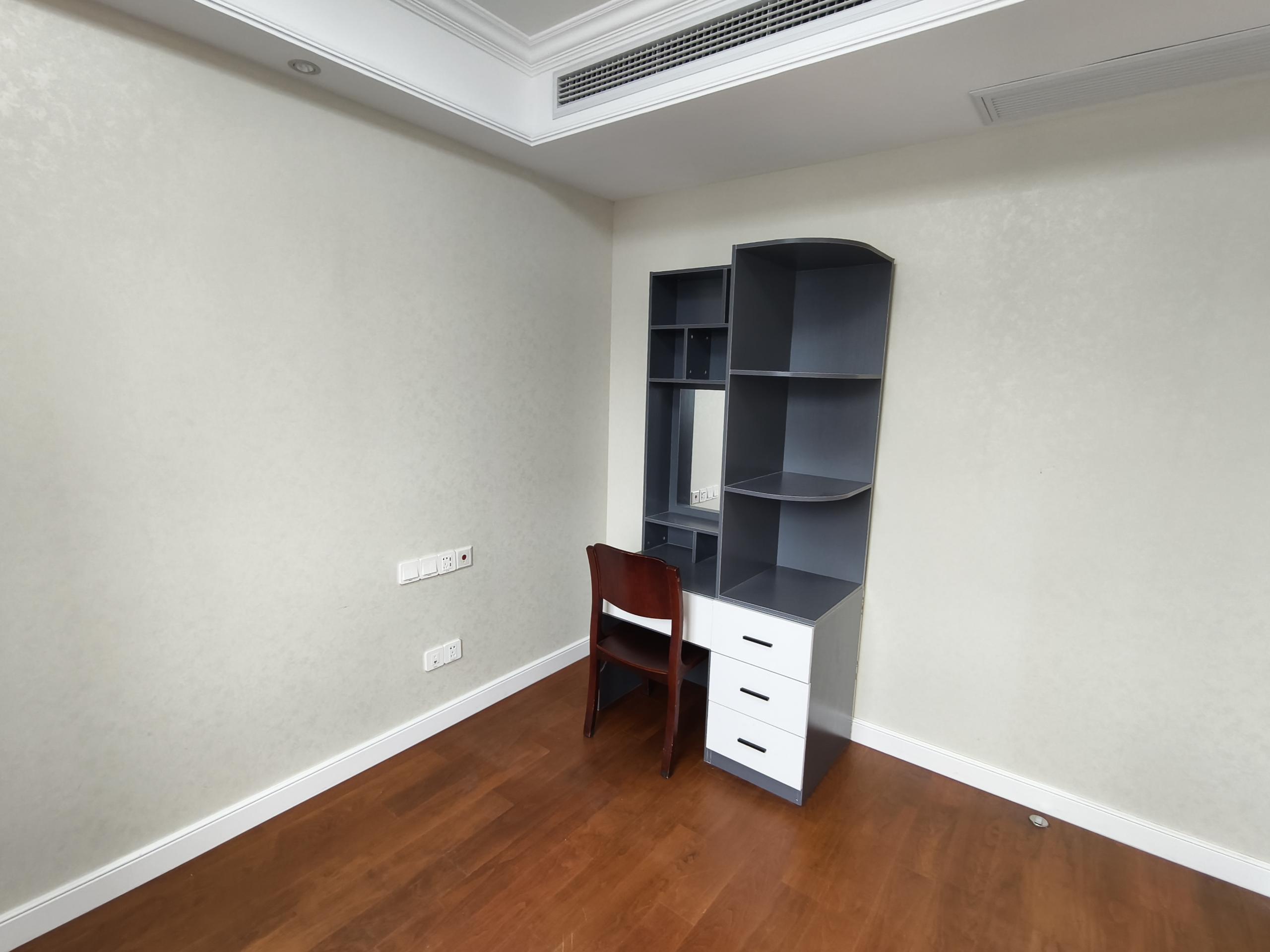 融创盛和九里桃源 4室2厅2卫 143m²