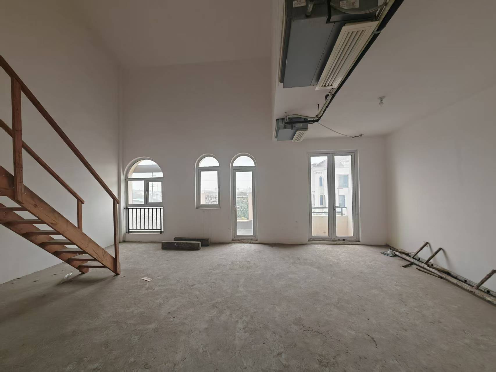 军山花园 4室2厅2卫 185.5m²