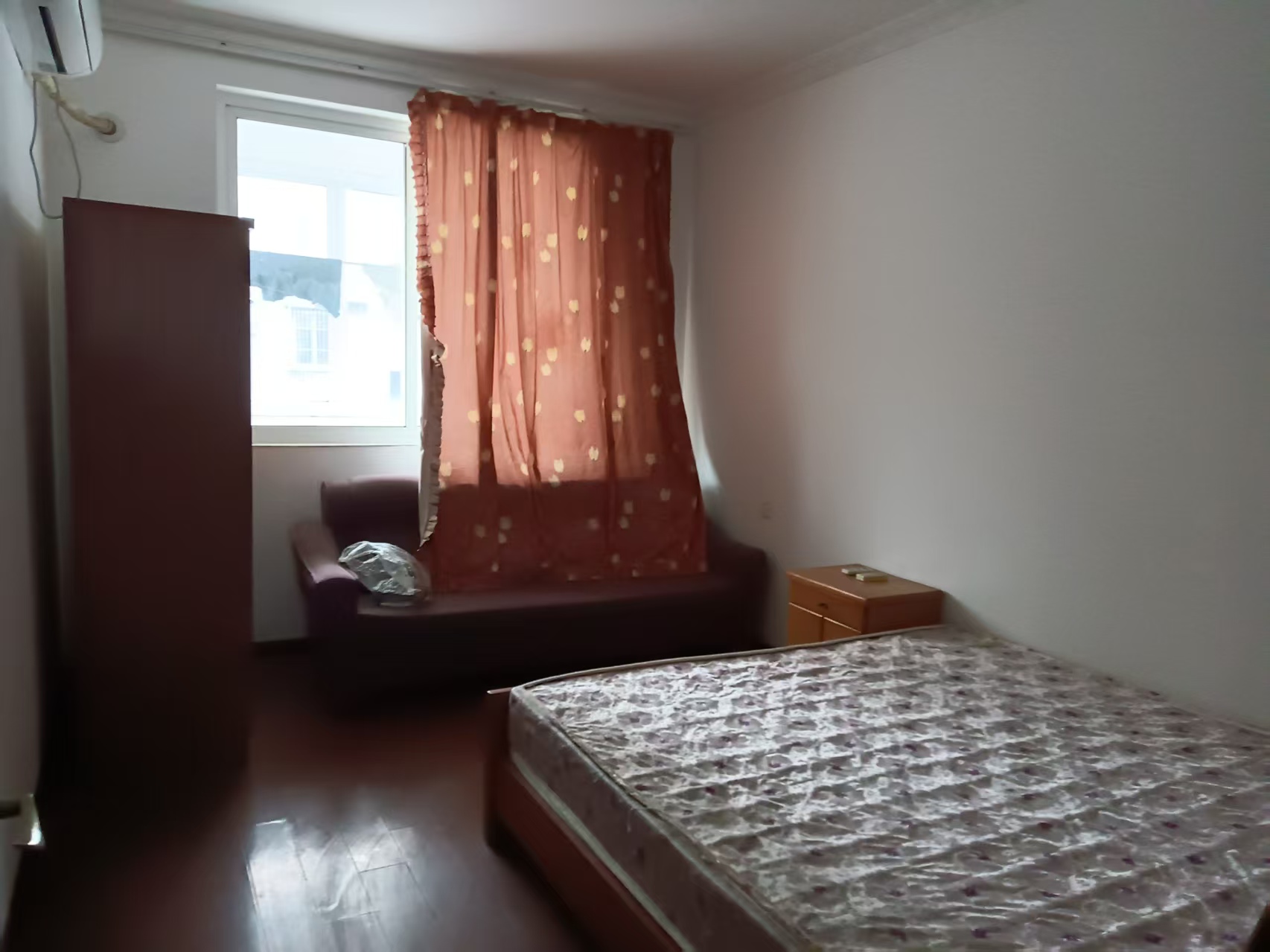 盆架桥花苑 3室2厅1卫 133.00m&sup2;