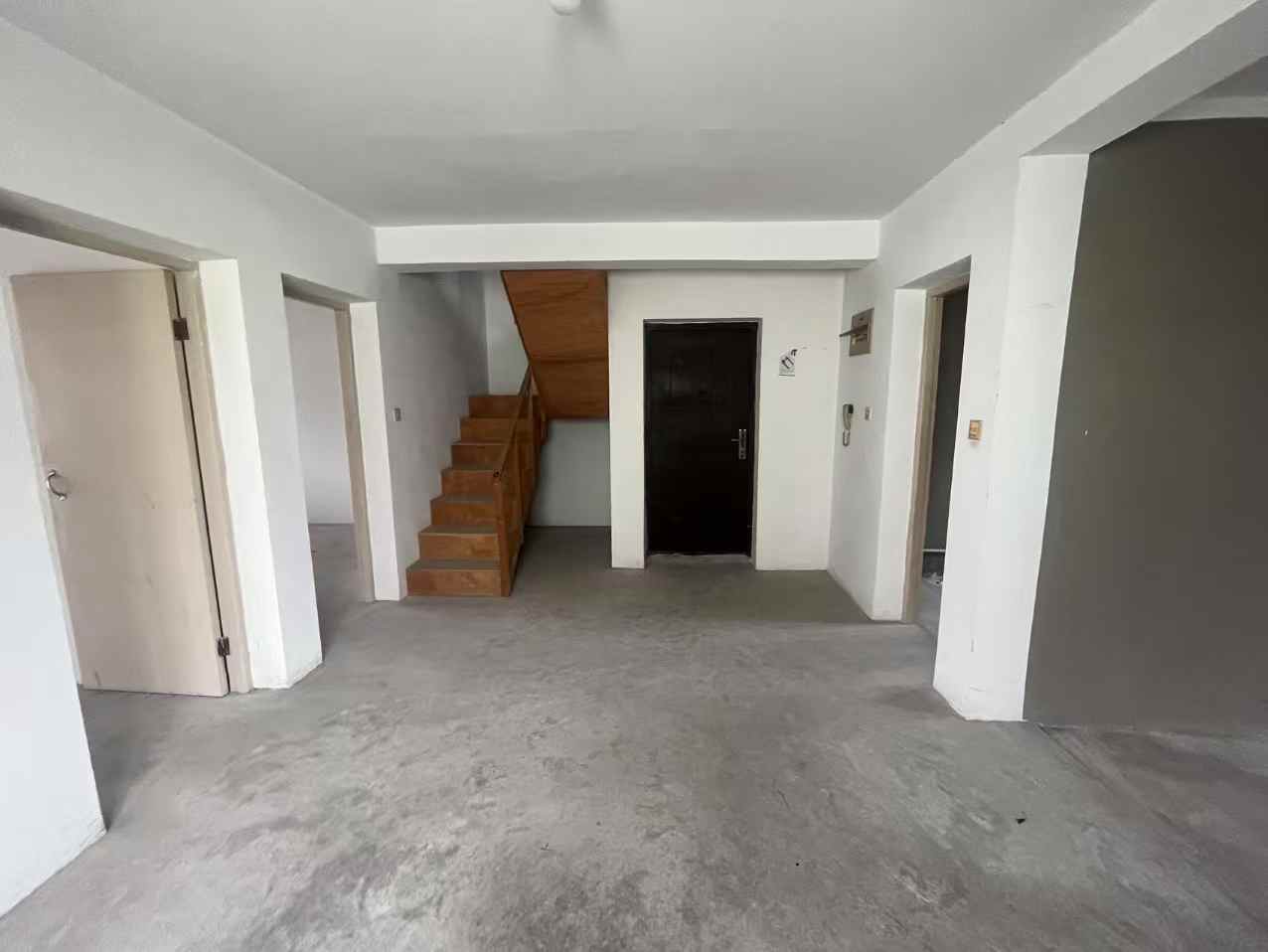 怡园新邸 4室2厅1卫 141.74m²