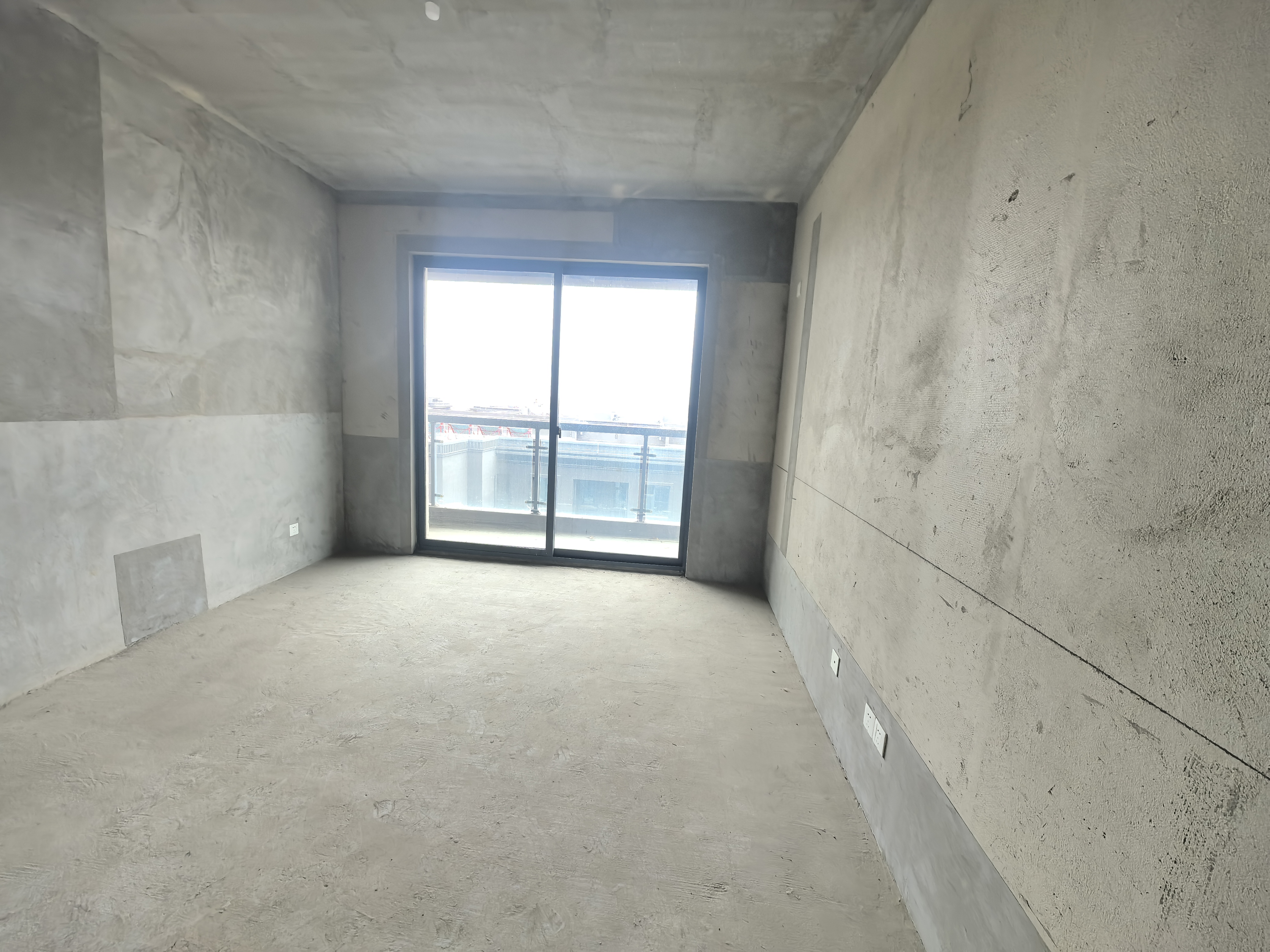 神辉上麟府 5室2厅3卫 185m²