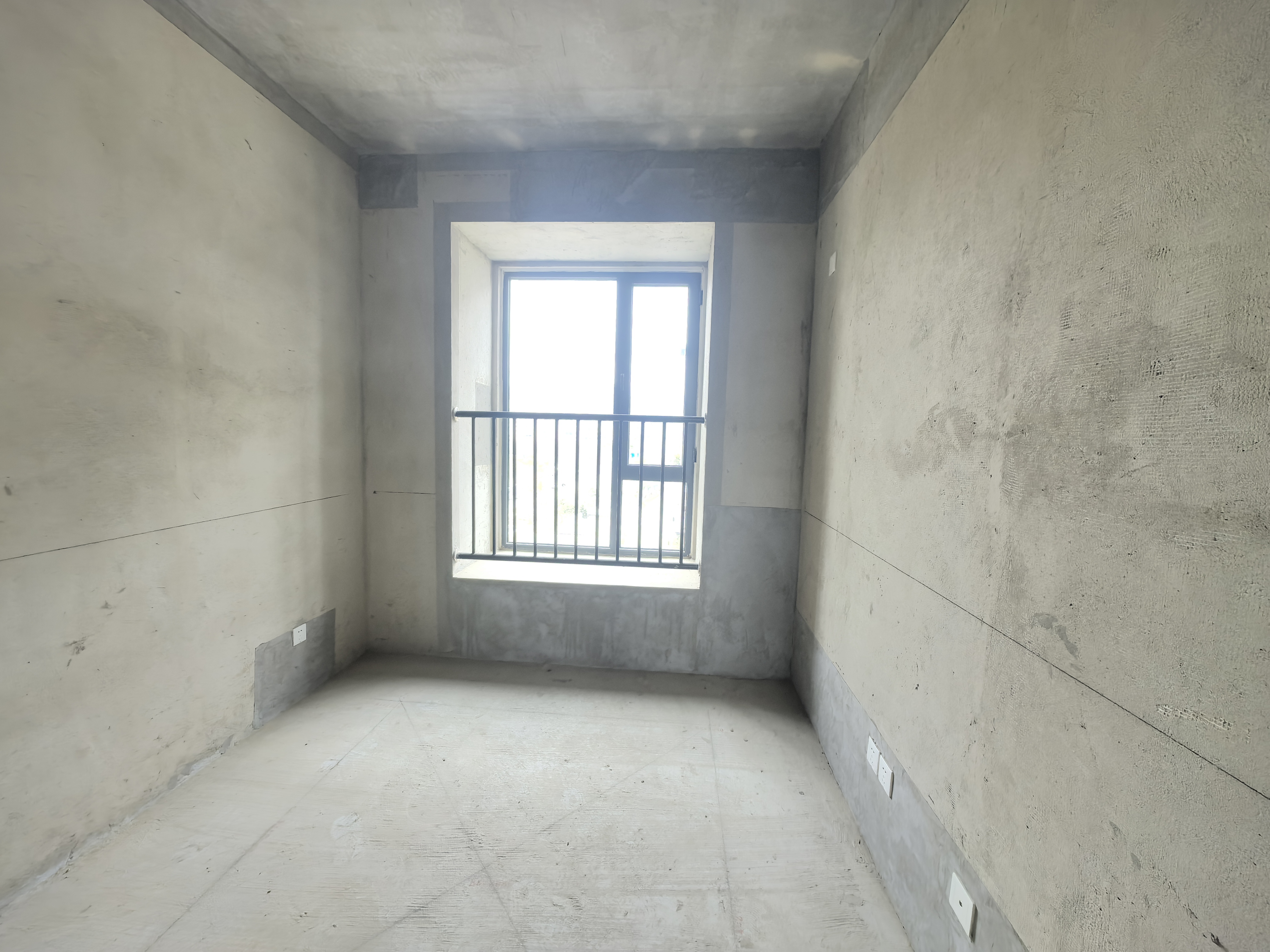 神辉上麟府 5室2厅3卫 185m²