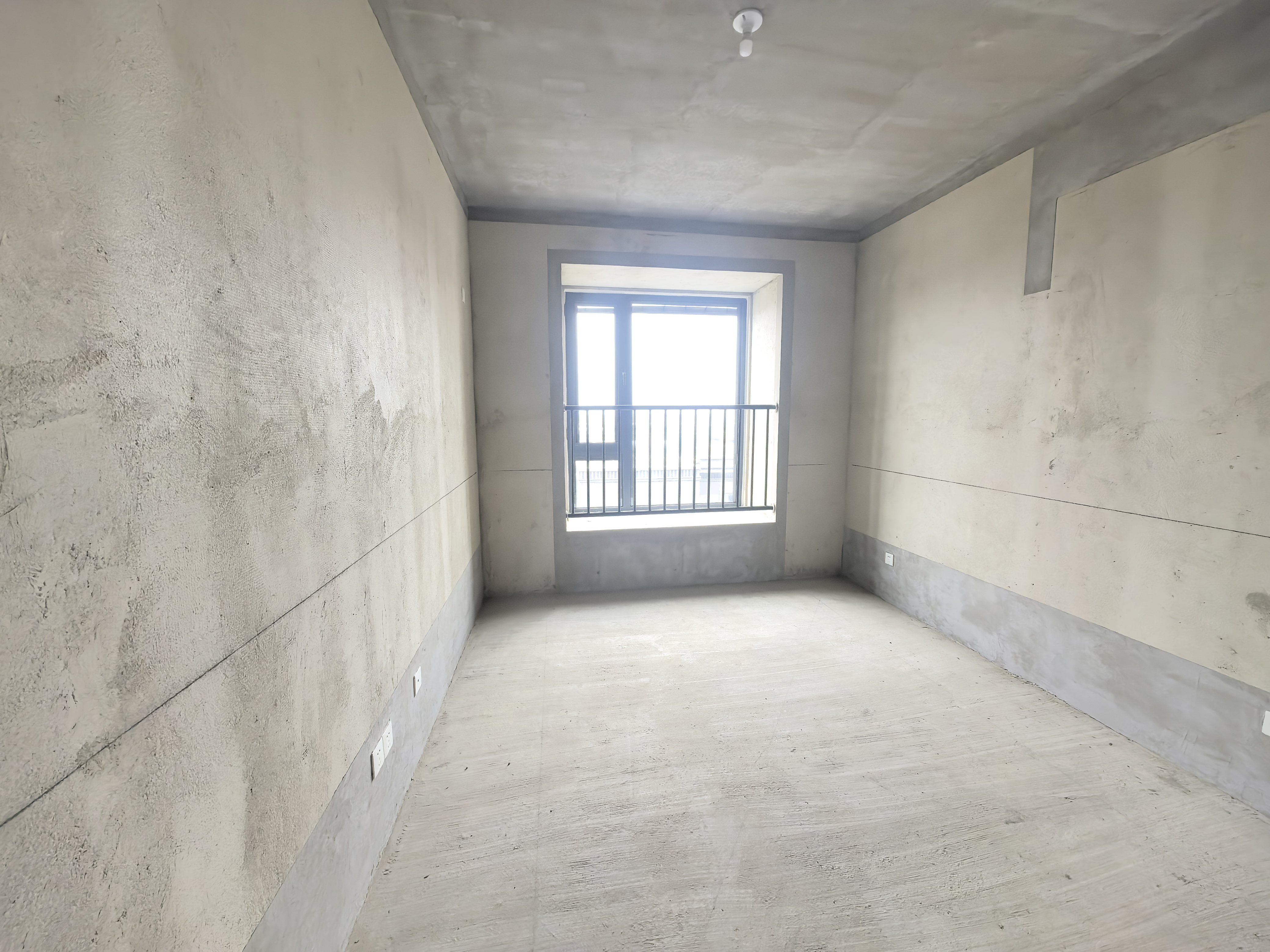 神辉上麟府 5室2厅3卫 185m²