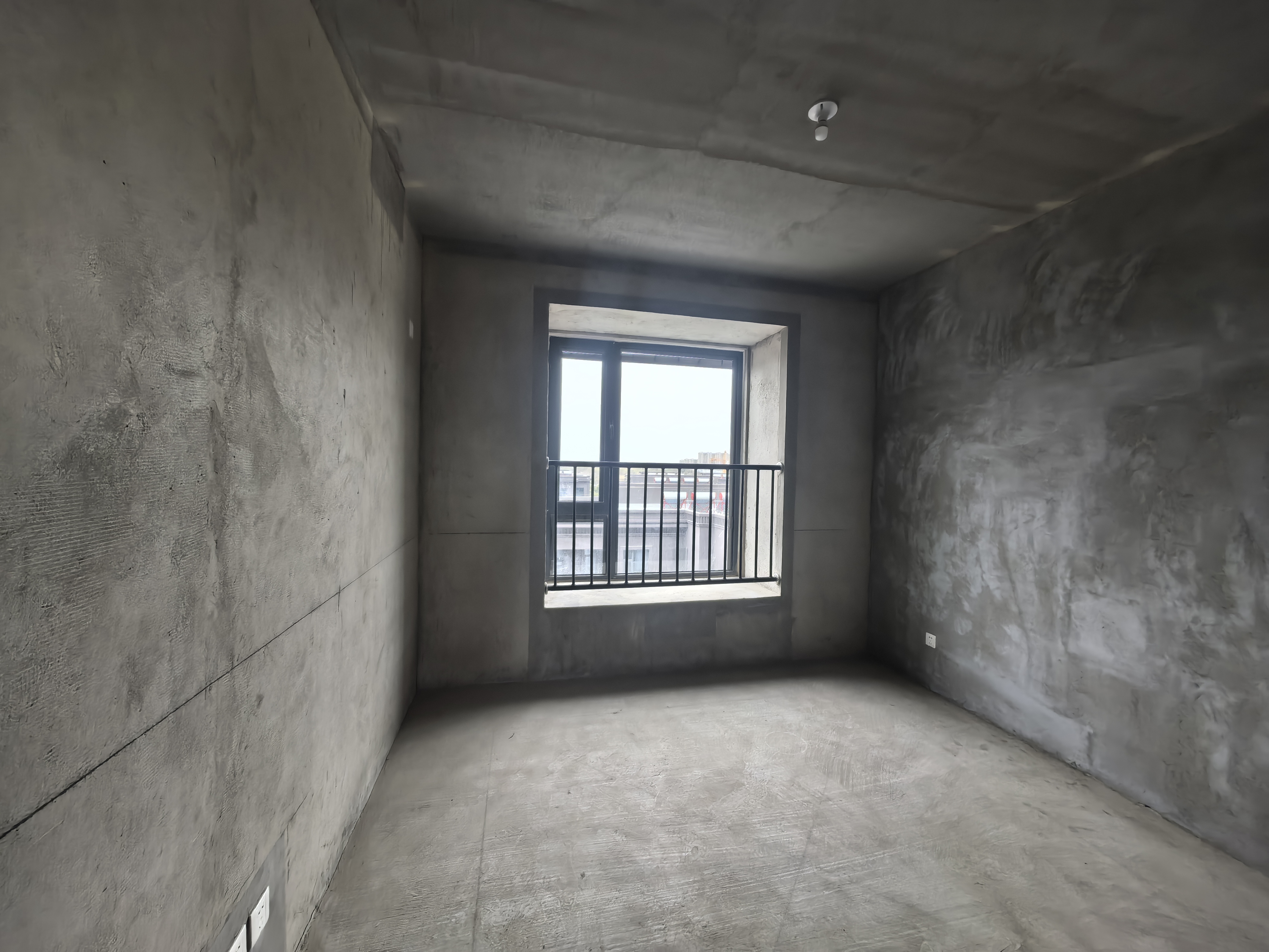 神辉上麟府 5室2厅3卫 185m²