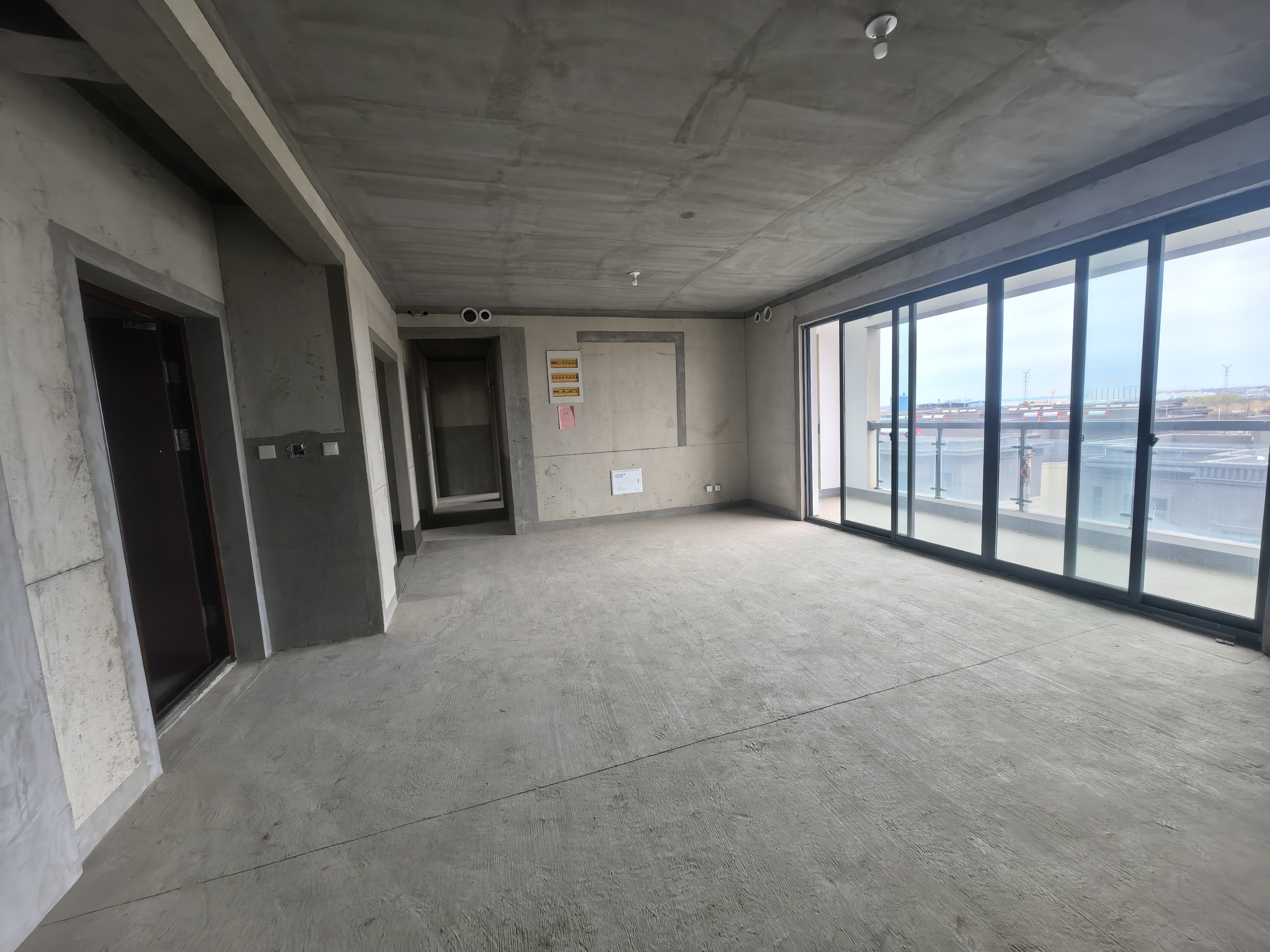 神辉上麟府 5室2厅3卫 185m²