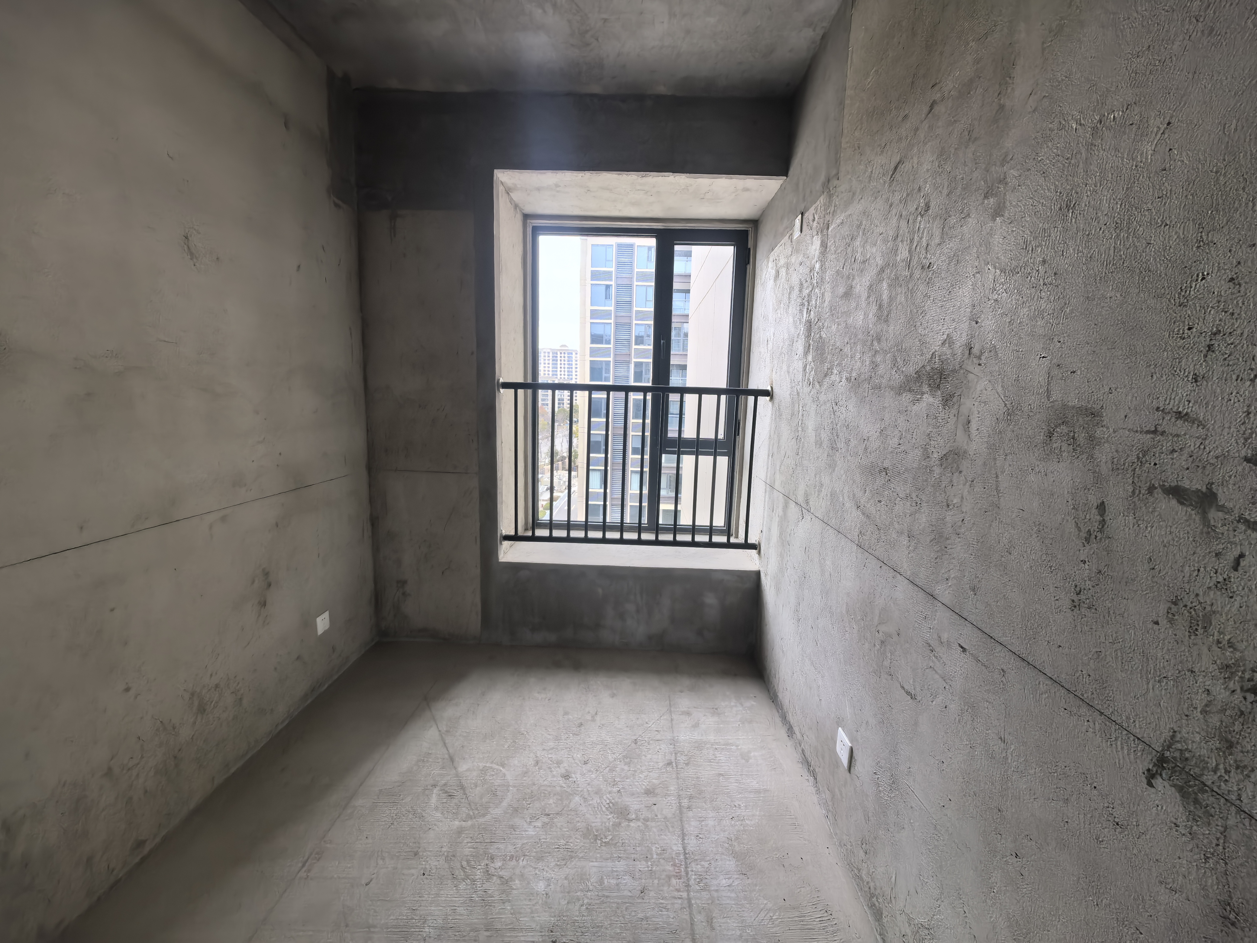 神辉上麟府 5室2厅3卫 185m²