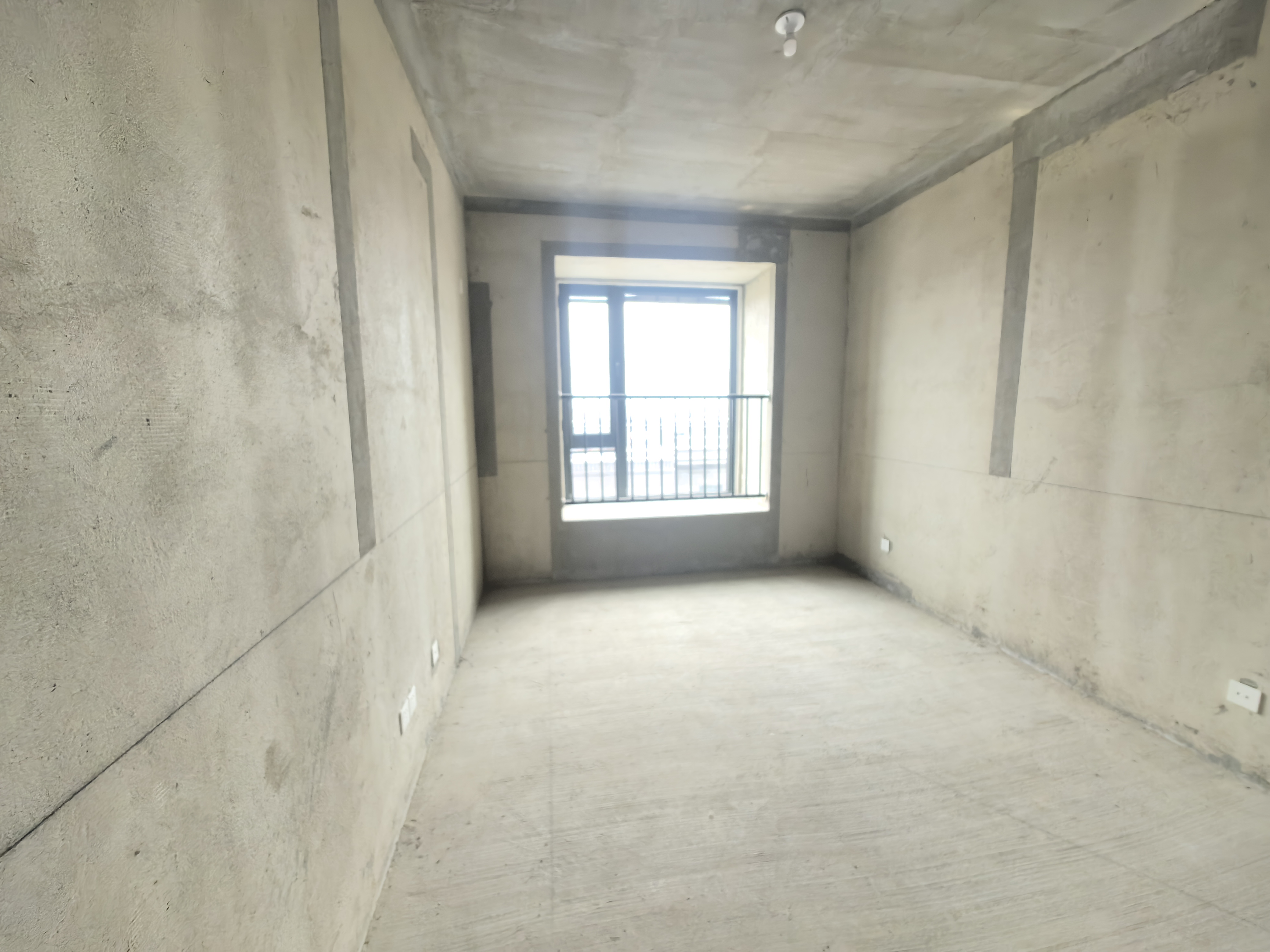 神辉上麟府 5室2厅3卫 185m²