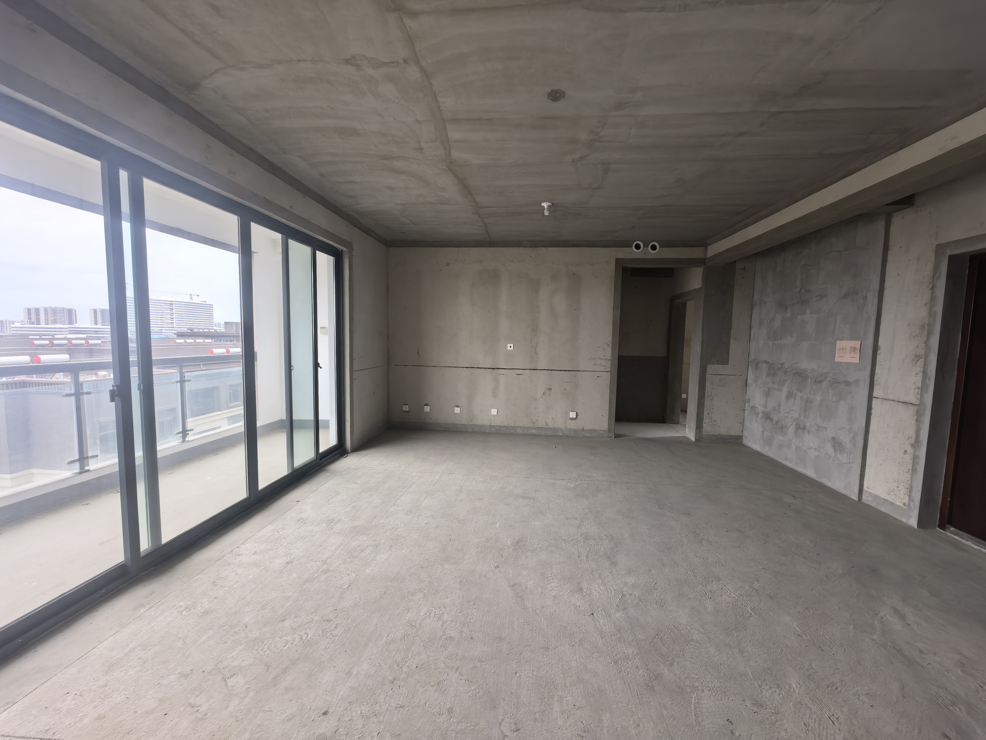 神辉上麟府 5室2厅3卫 185m²