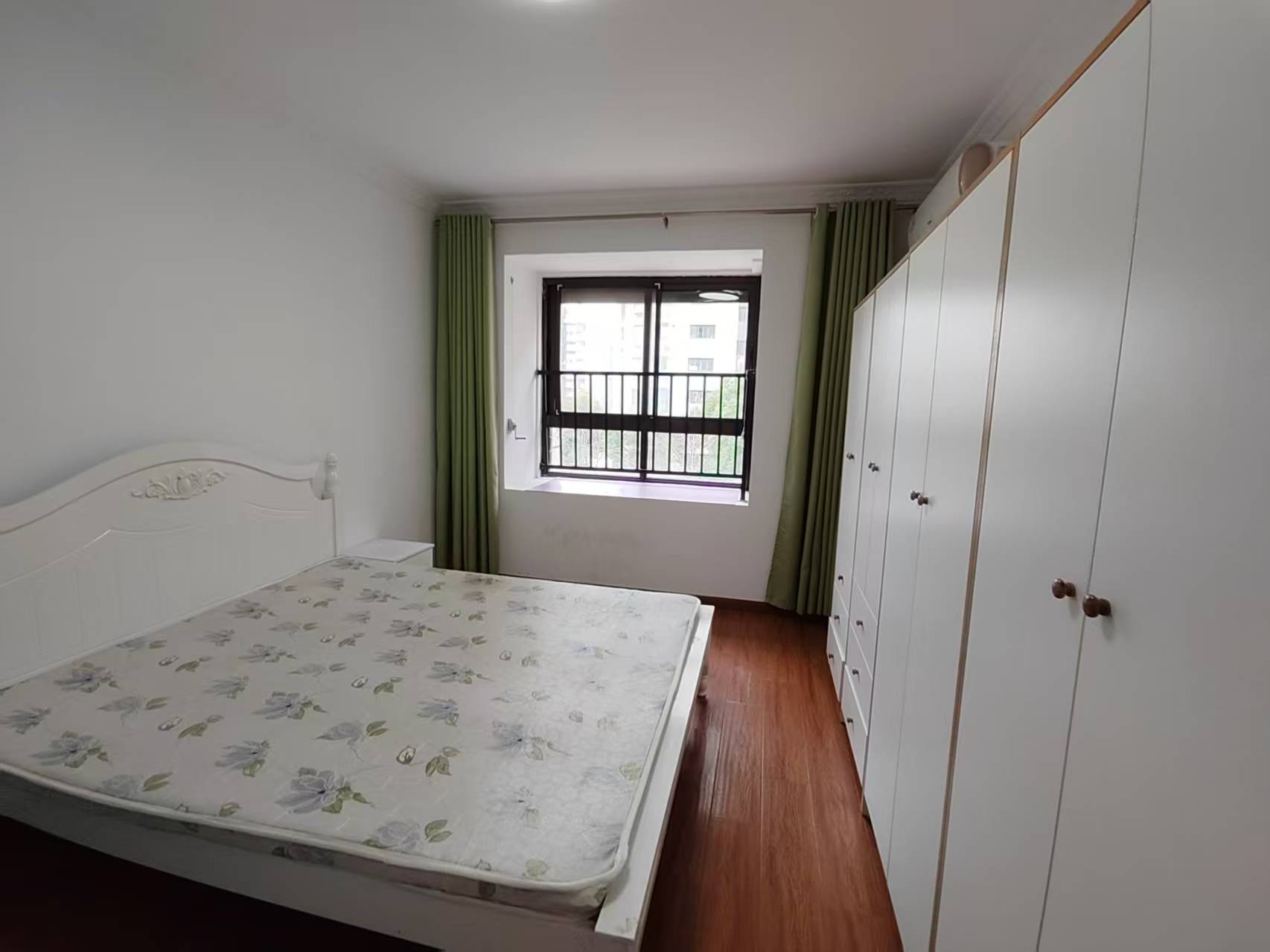 皇家花园北区 3室2厅2卫 118m²