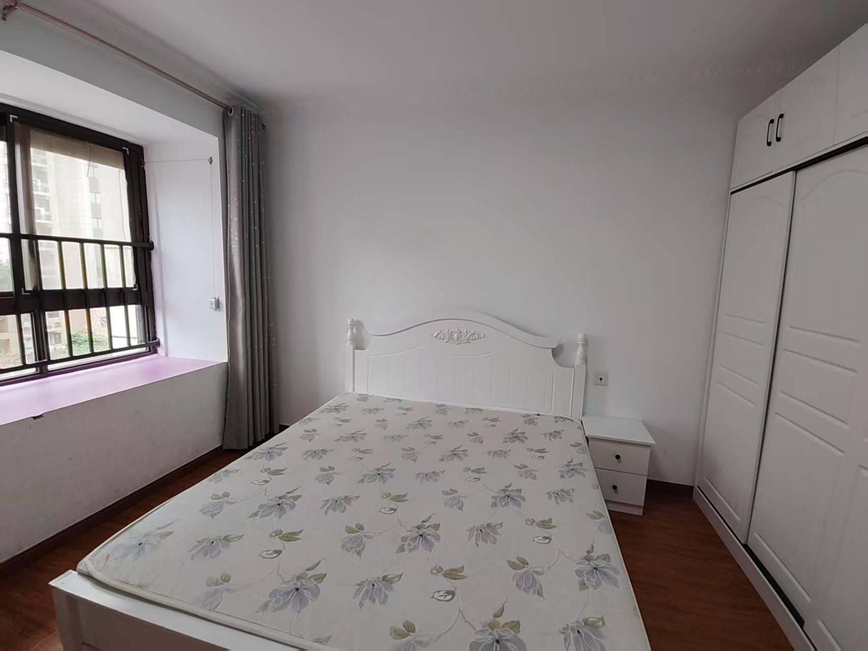 皇家花园北区 3室2厅2卫 118m²