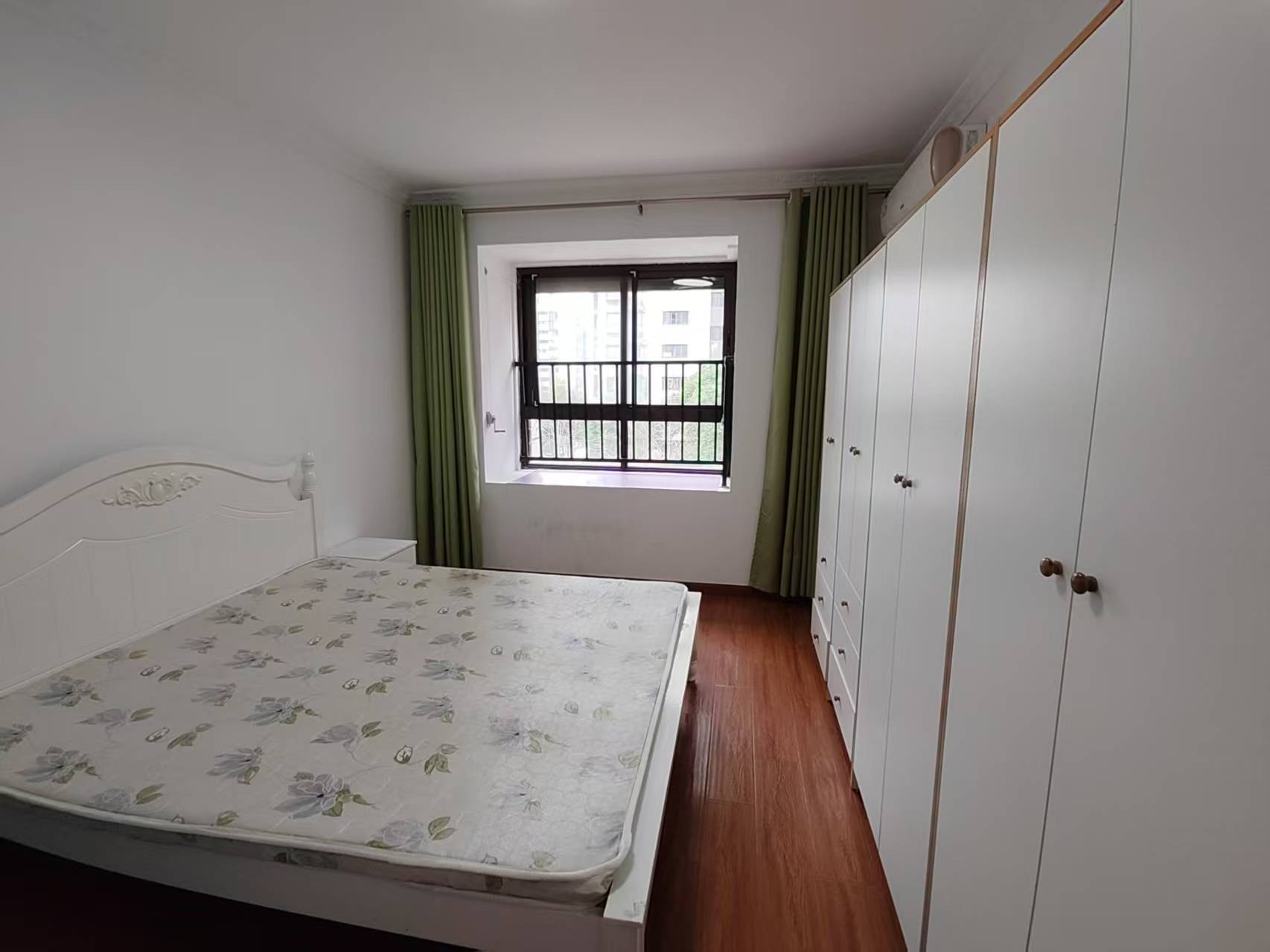 皇家花园北区 3室2厅2卫 118m²