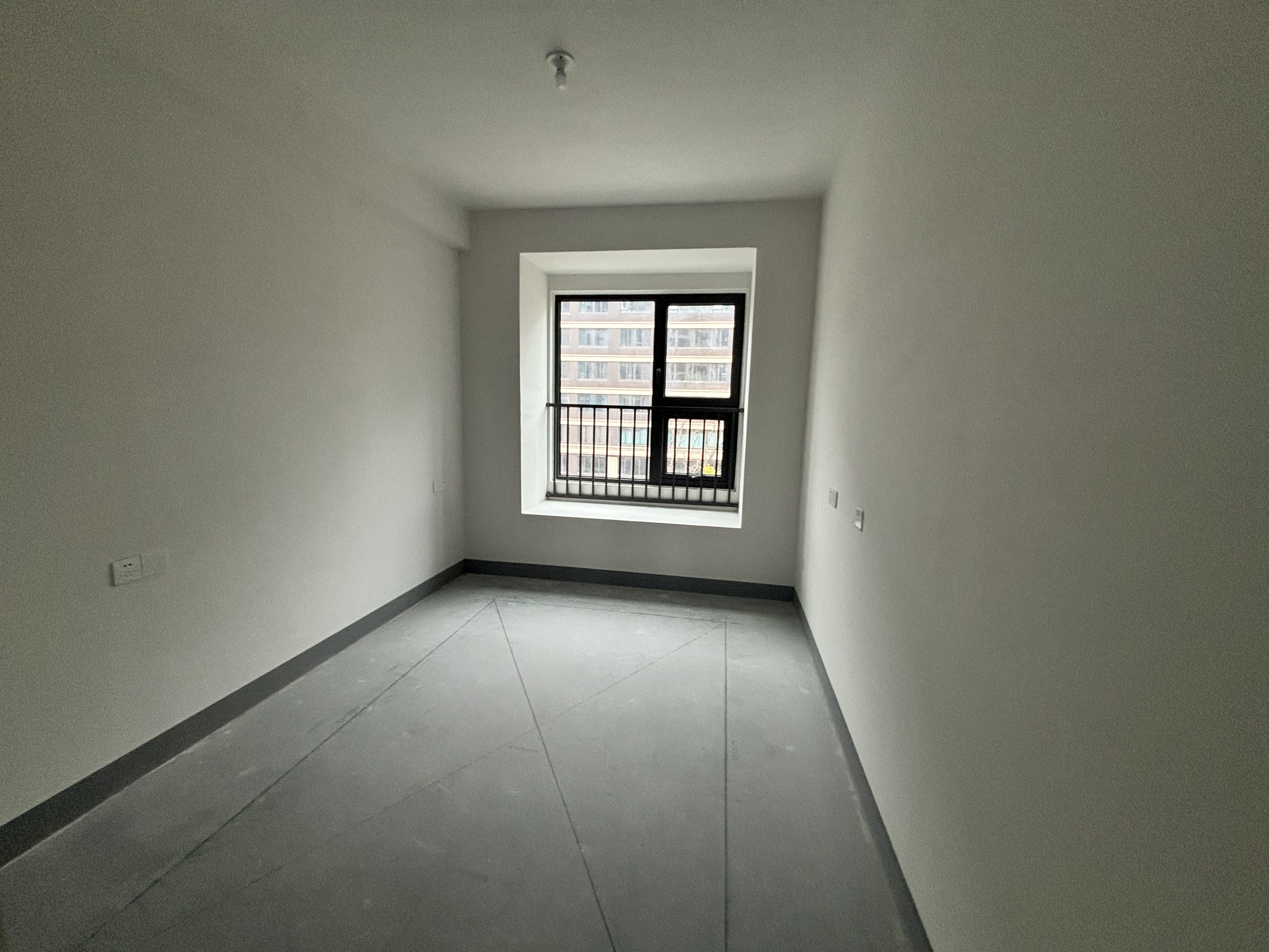 建发御珑湾 4室2厅3卫 185m²