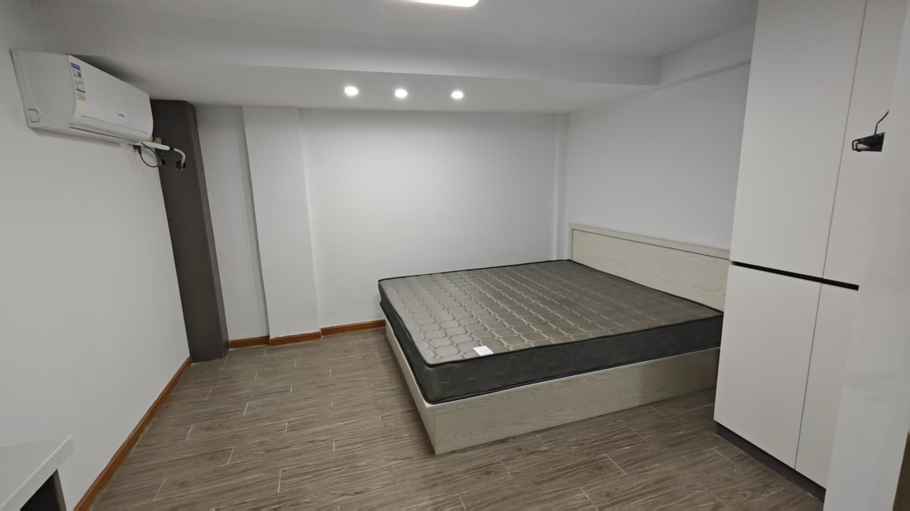 唐人公寓 1室1厅1卫 30m&sup2;