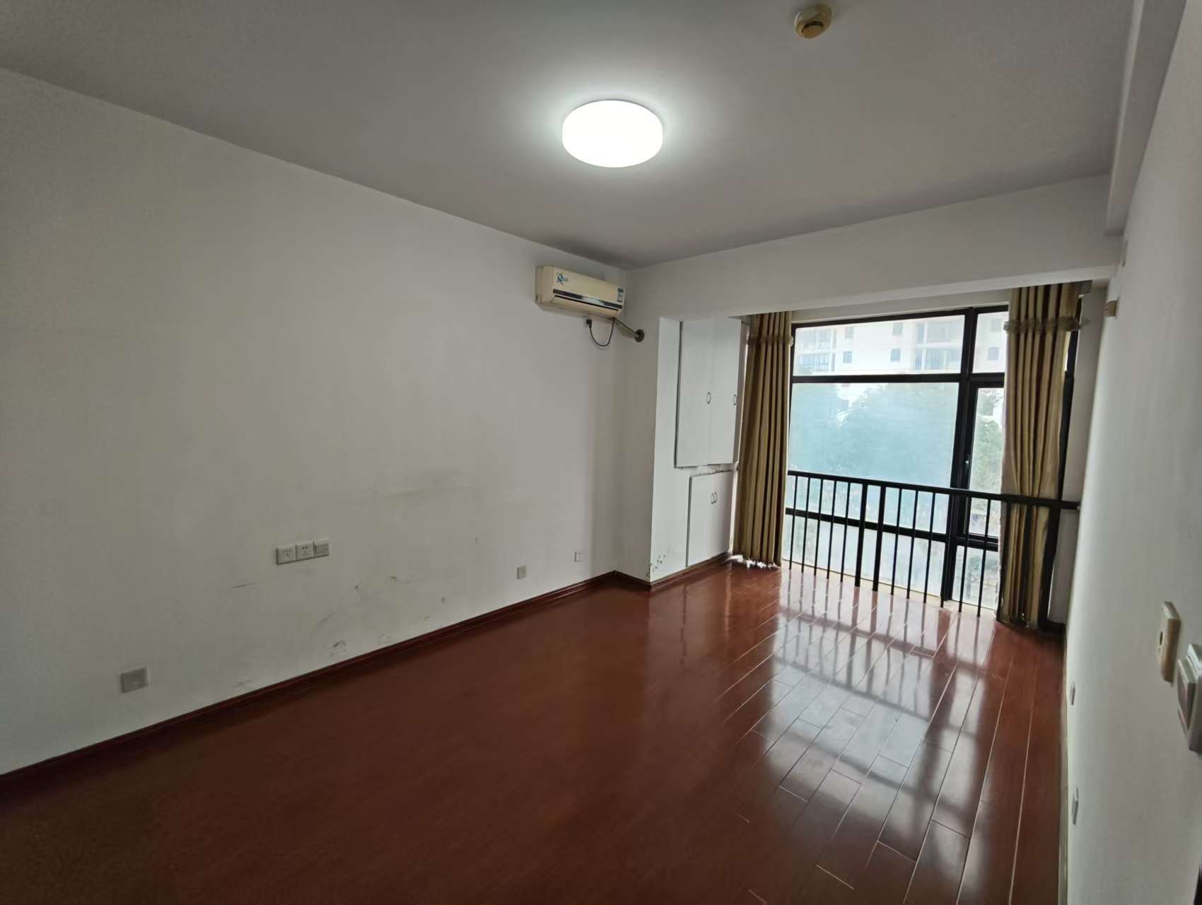 中南世纪城南区 1室1厅1卫 86m&sup2;
