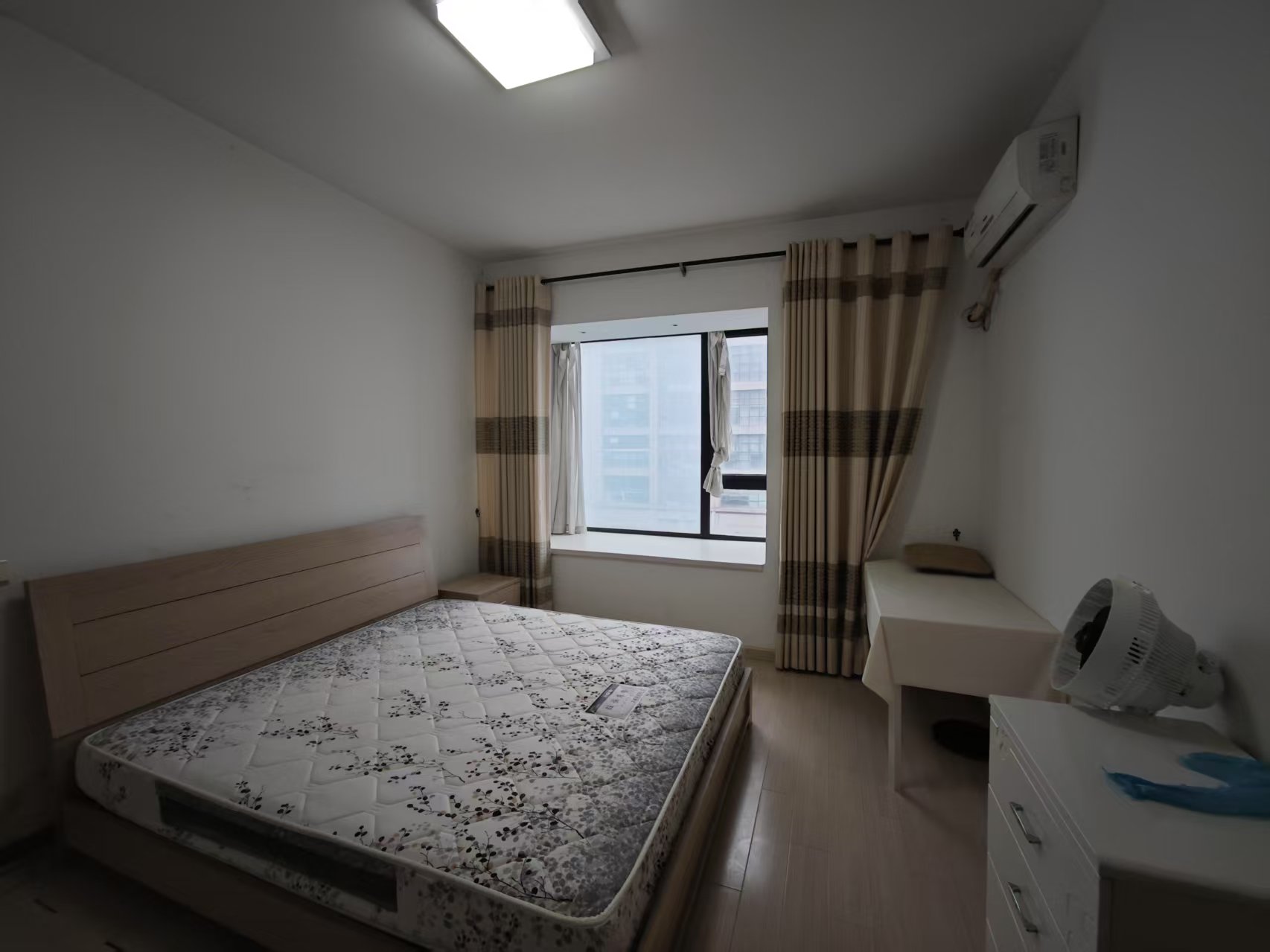 中南世纪城北区 1室1厅1卫 78m&sup2;