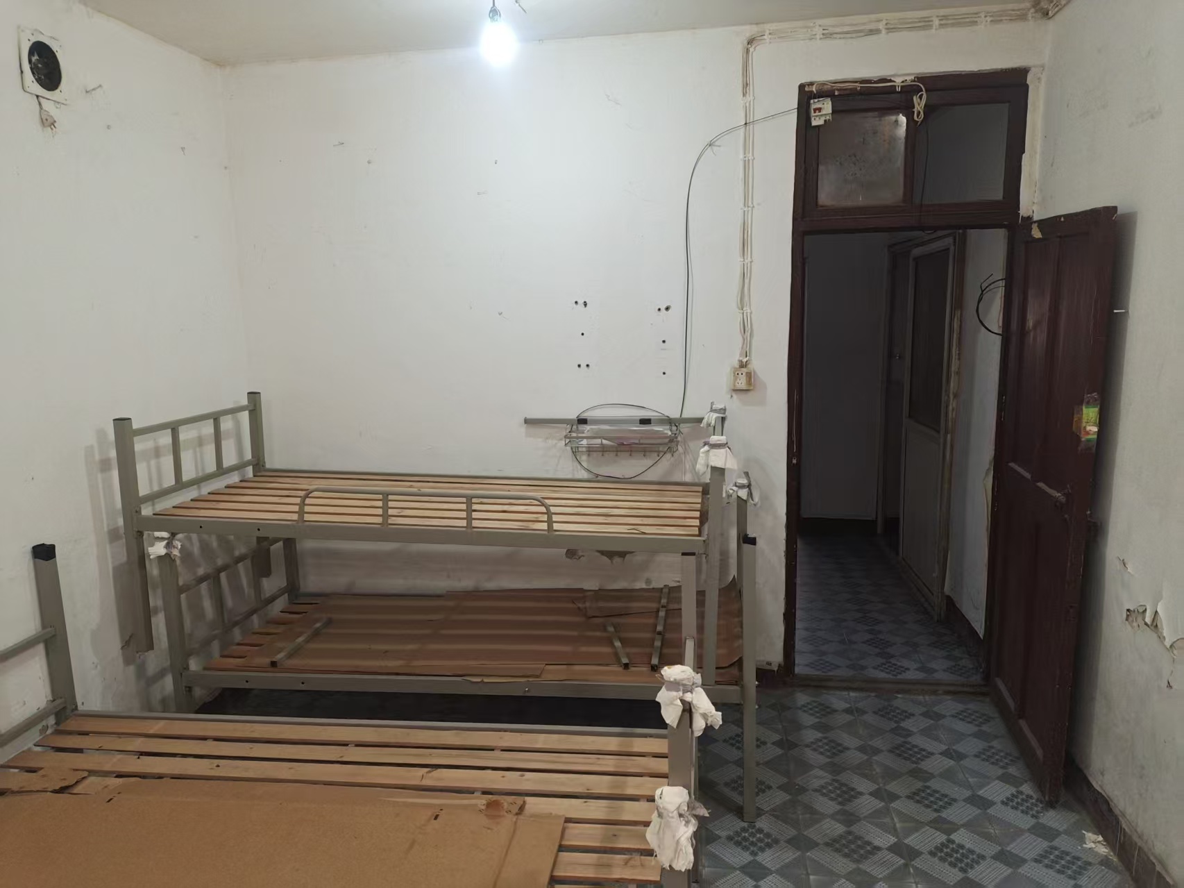 青年路新村 1室1厅1卫 40m&sup2;