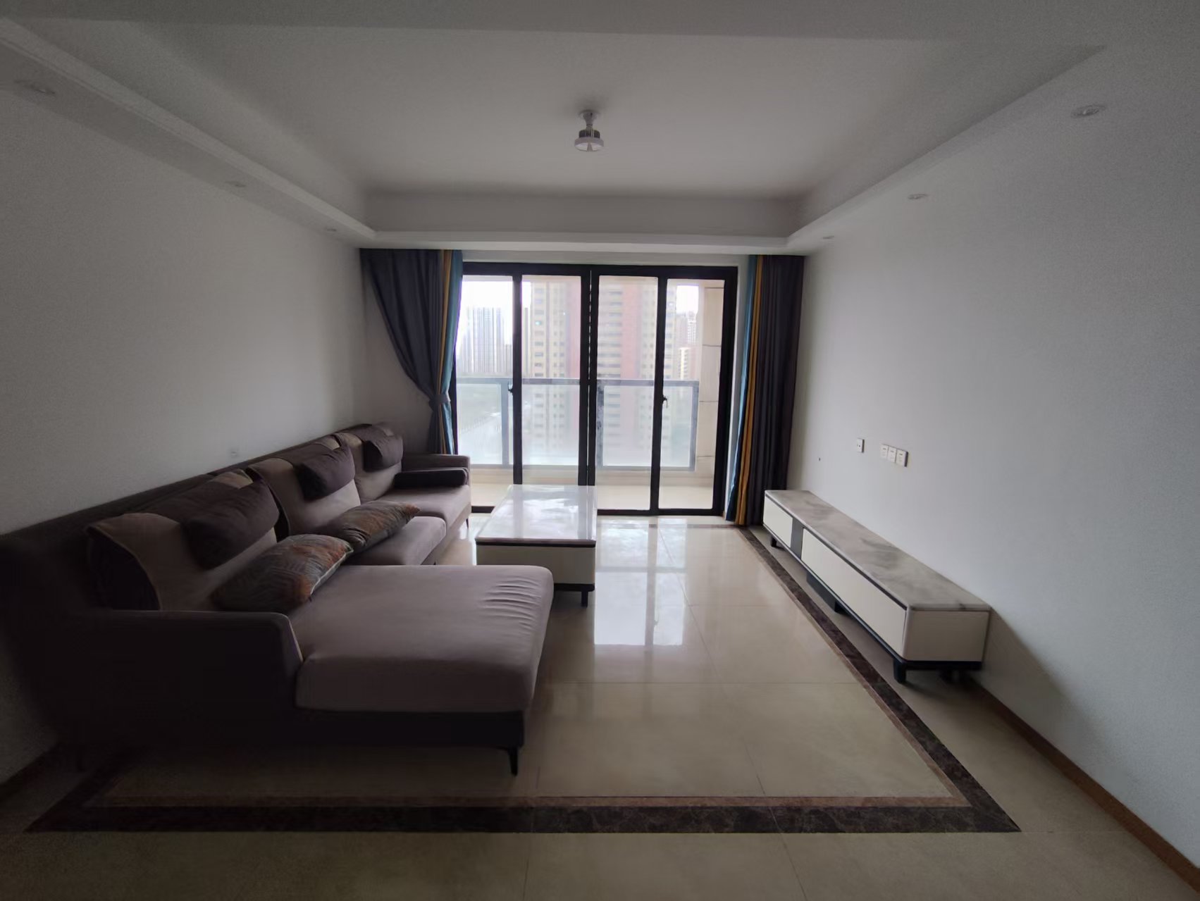 中南漫悦湾 4室2厅2卫 122.00m²