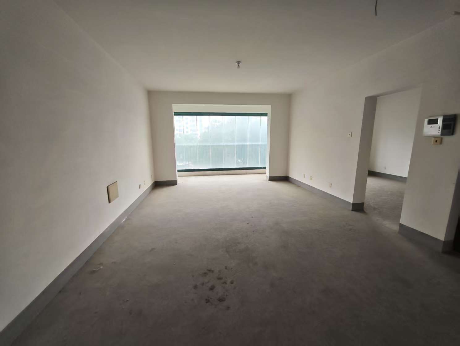新城小区 3室2厅2卫 150m²