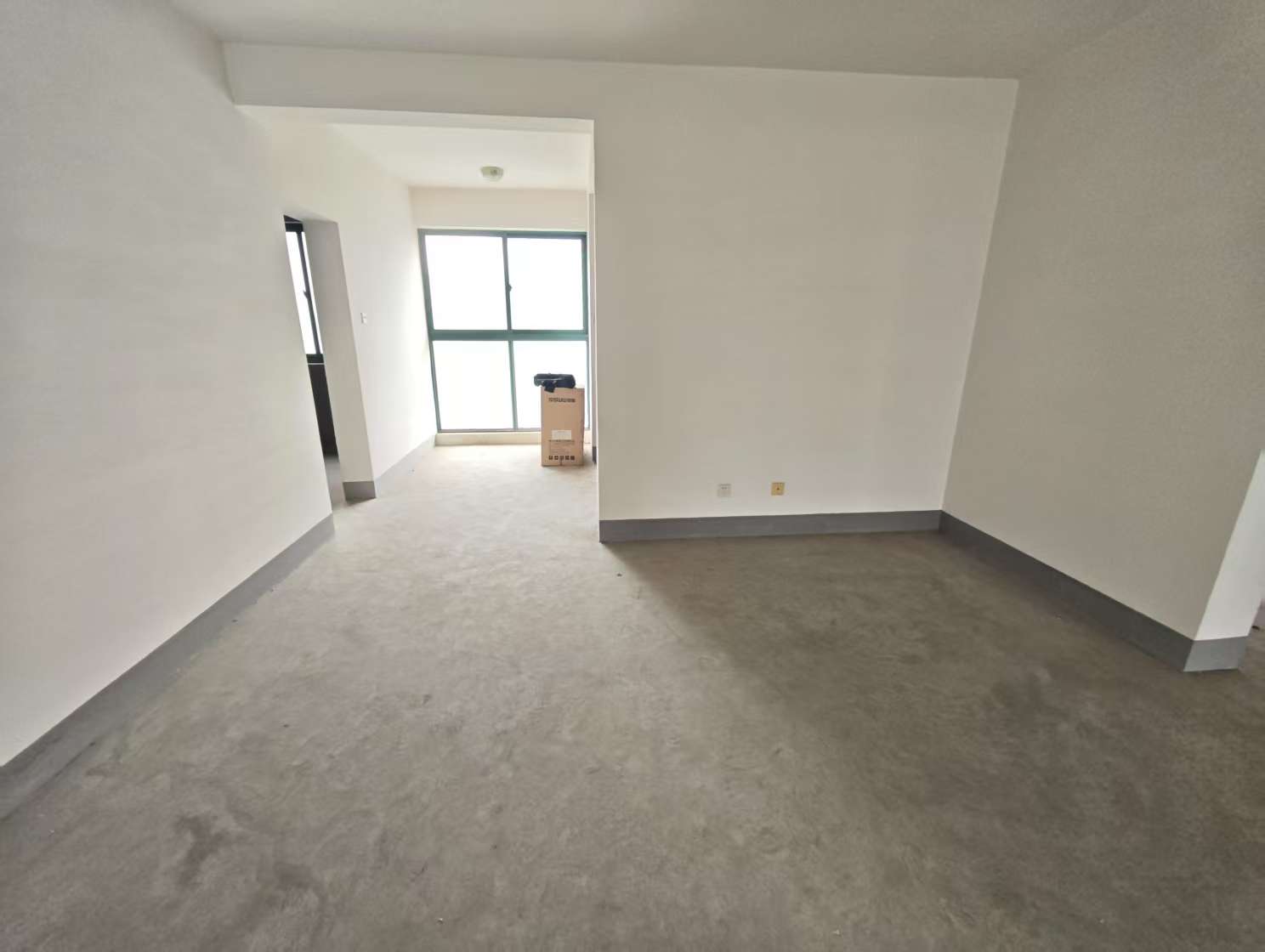 新城小区 3室2厅2卫 150m&sup2;