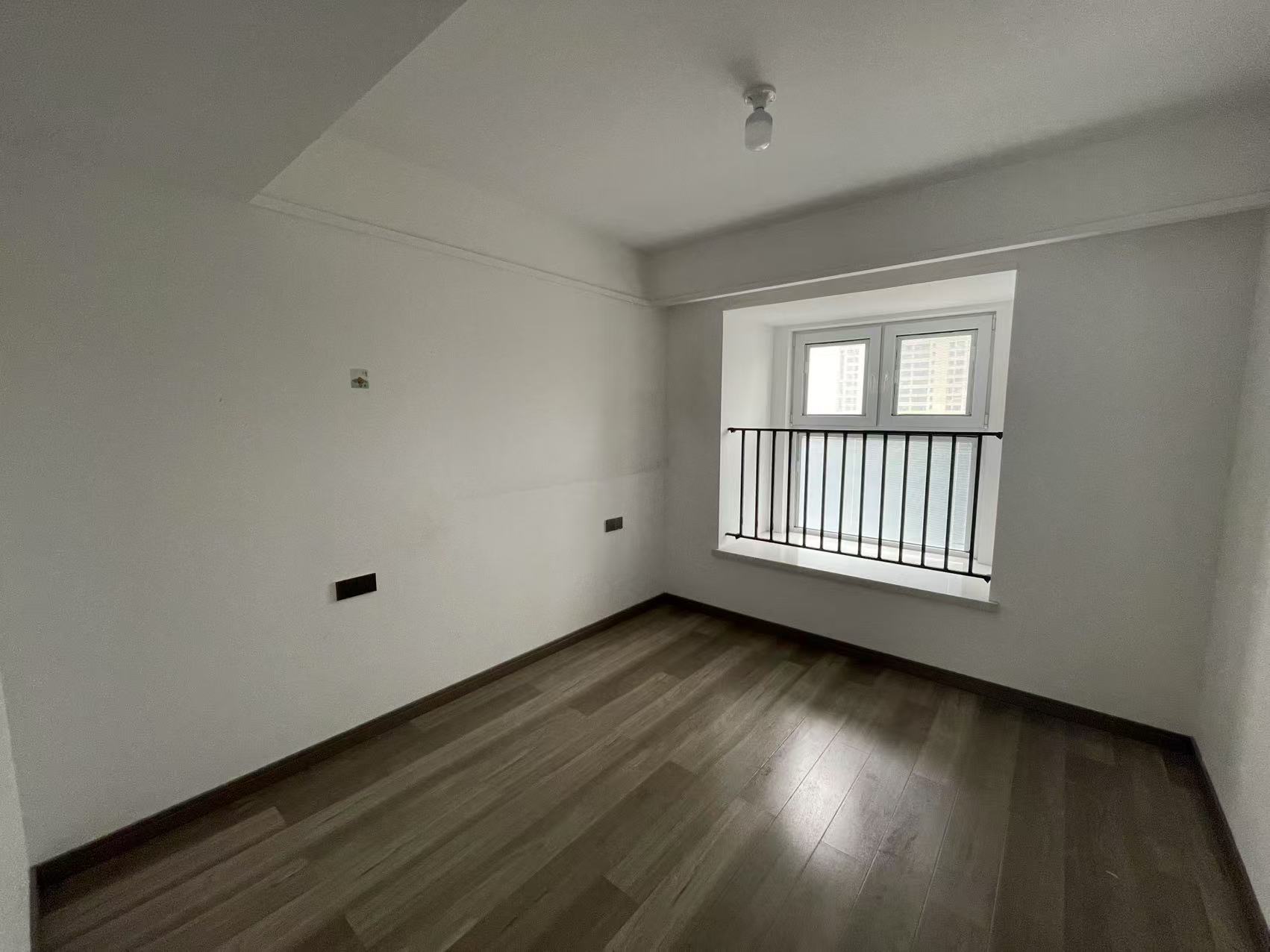世茂云锦(九龙庭广场) 4室2厅2卫 148.00m²