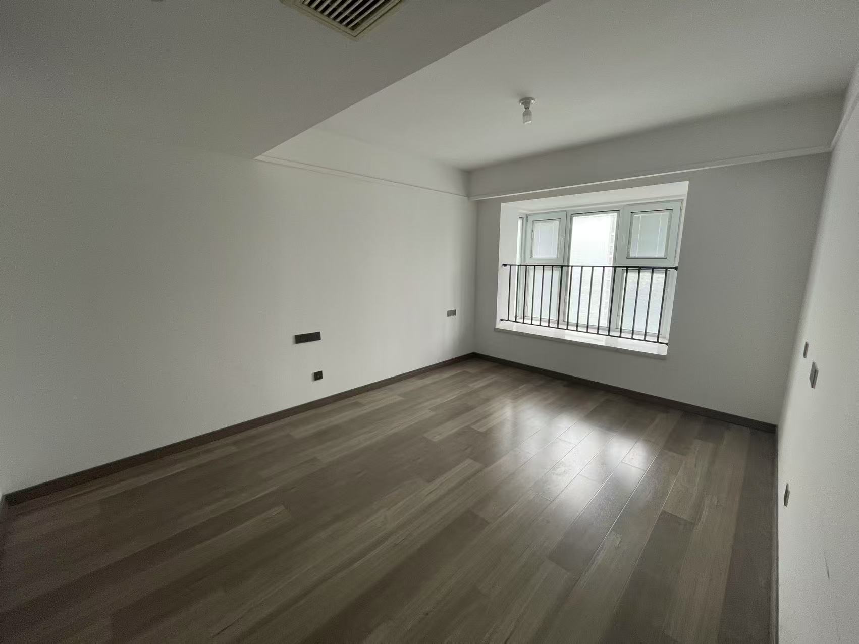 世茂云锦(九龙庭广场) 4室2厅2卫 148.00m²
