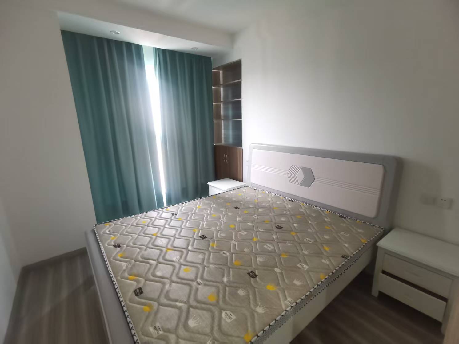 世茂新界 3室2厅1卫 90m&sup2;